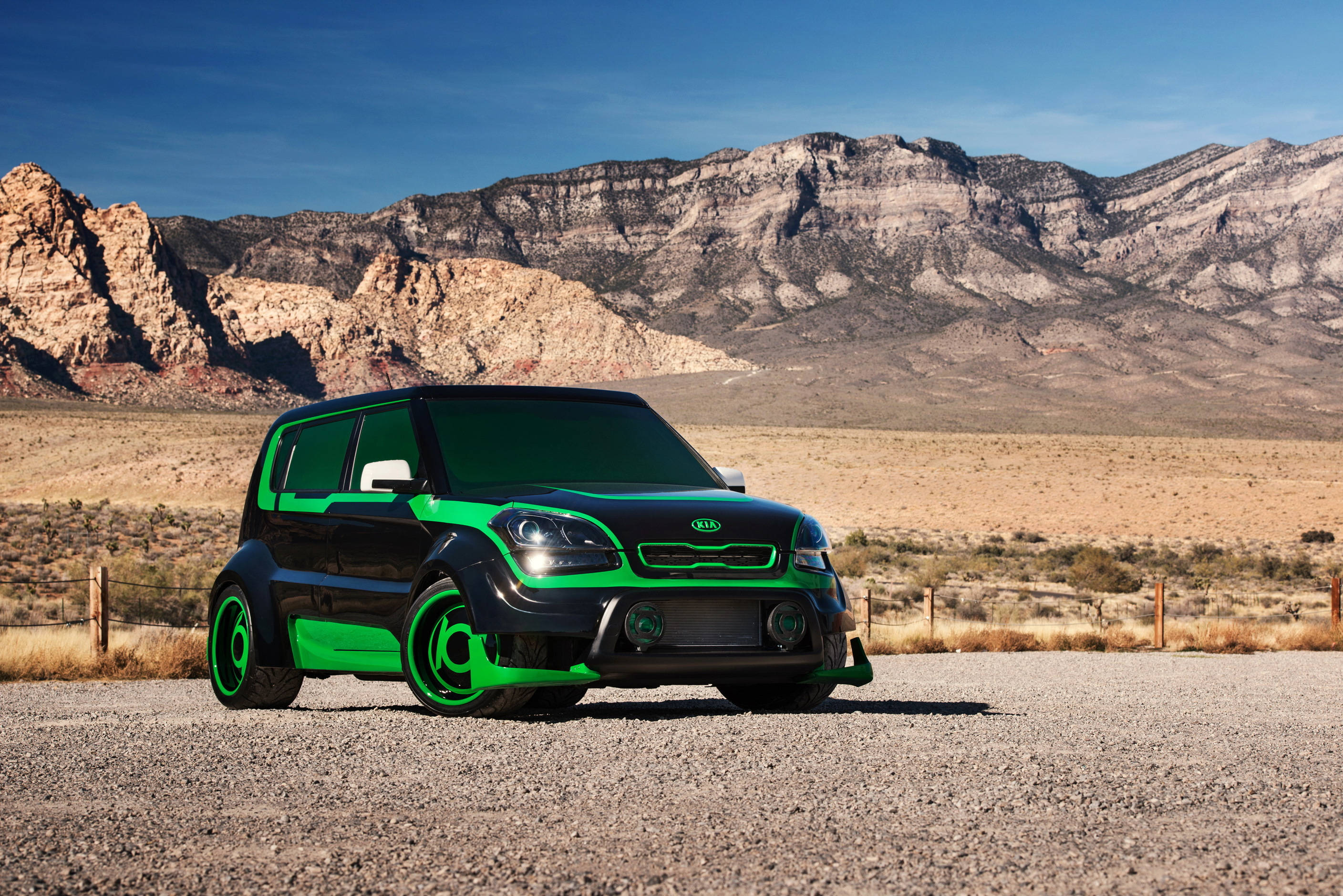 Kia Soul, neon green, gravel road, 2K Desktop Wallpaper