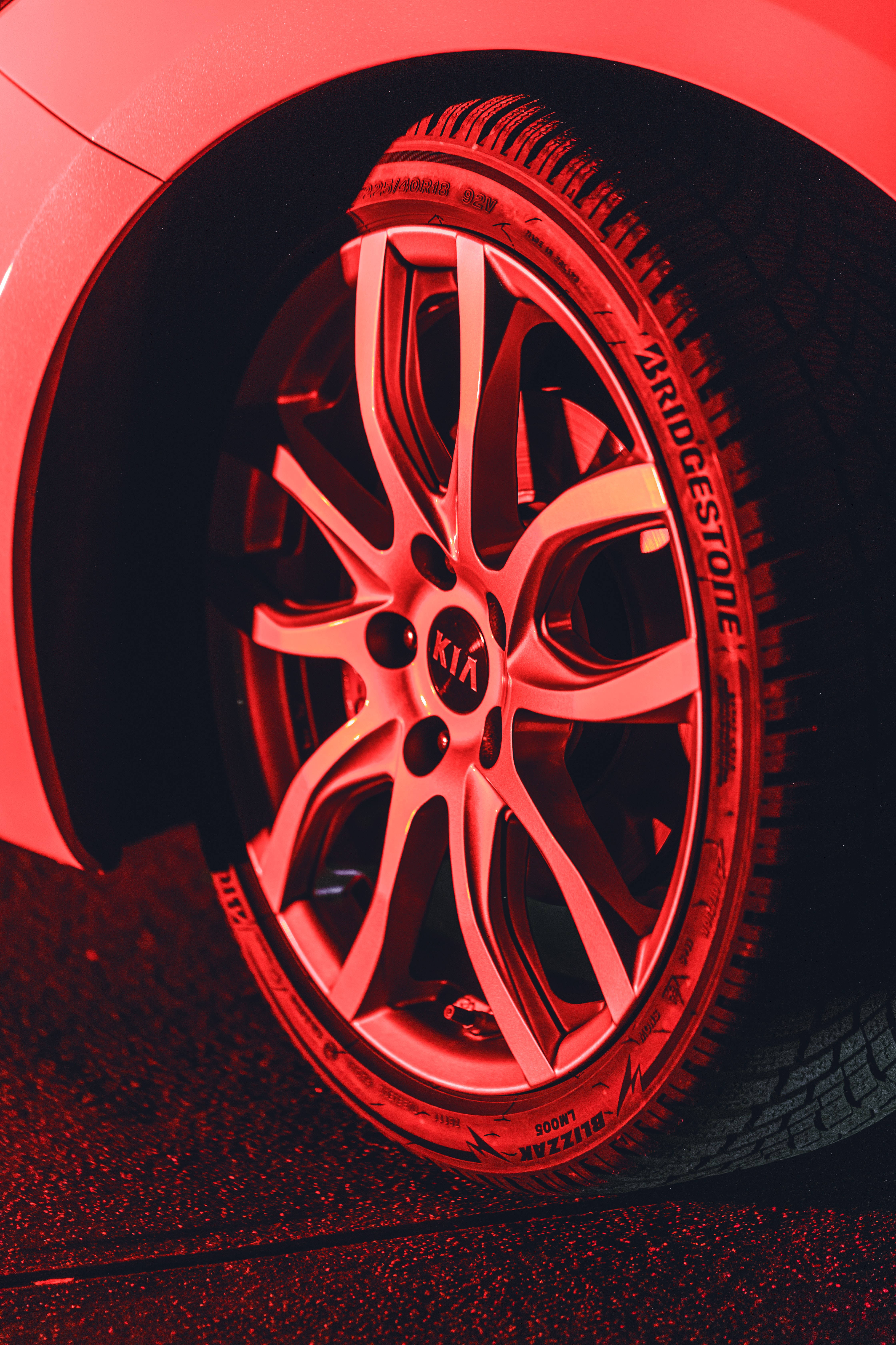 Kia, red rim, Bridgestone tire, 5K Phone Wallpaper