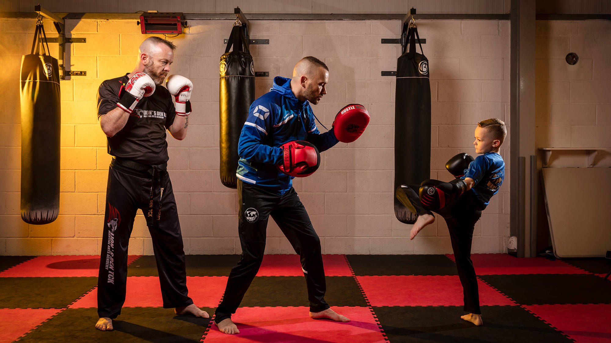 kickboxing training, young martial artists, red and black mats, Full HD Desktop Wallpaper