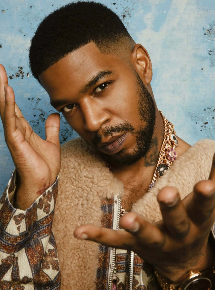 Kid Cudi, patterned jacket, gold chains, SD Phone Wallpaper