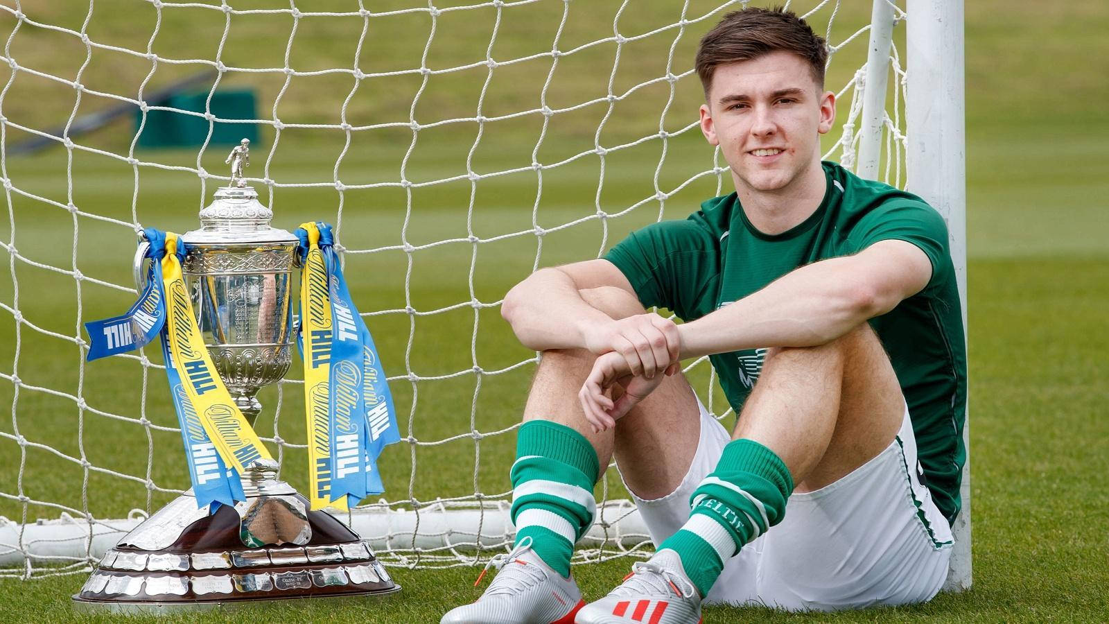 Kieran Tierney, green kit, gleaming silver trophy, HD Desktop Wallpaper