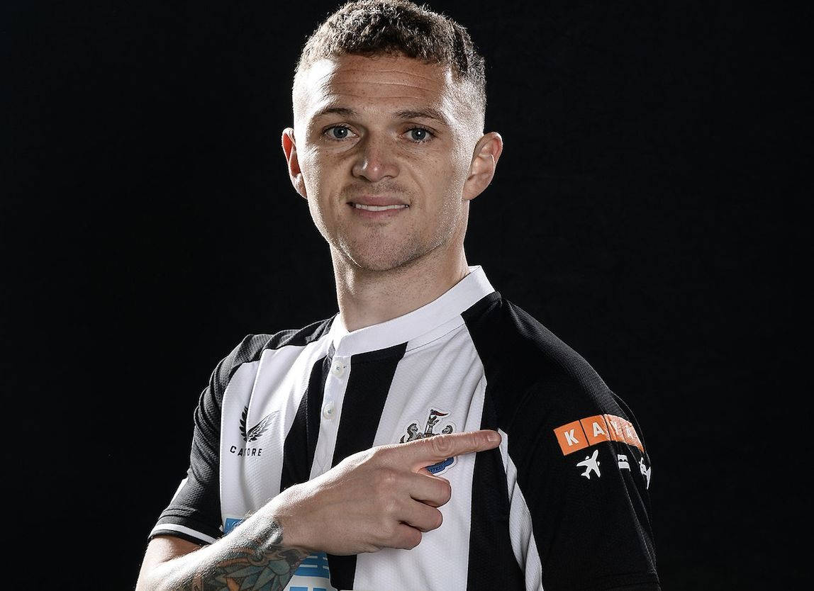 Kieran Trippier, black and white striped jersey, club crest, SD Desktop Wallpaper