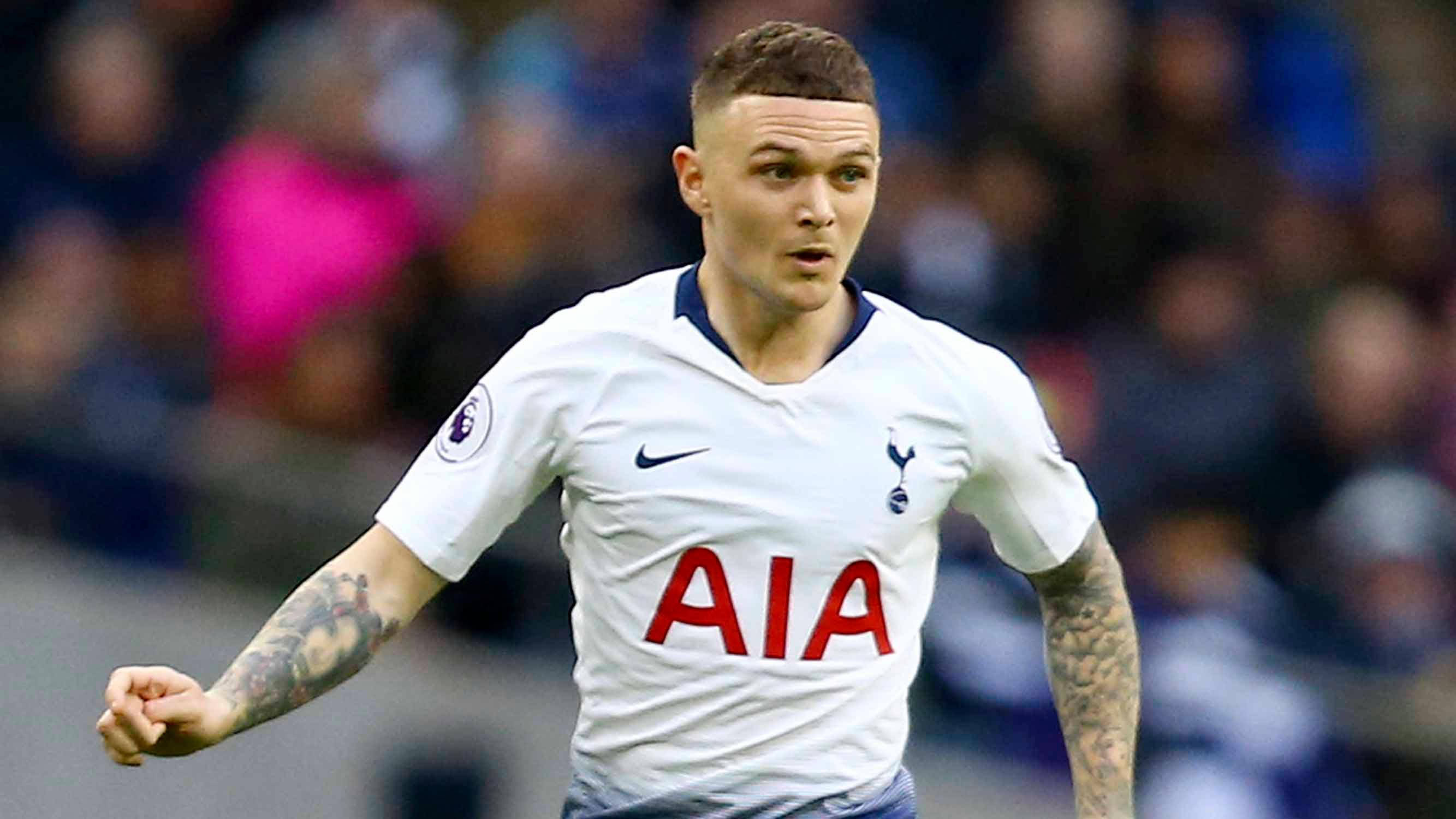 Kieran Trippier, white Tottenham kit, red AIA sponsor, 2K Desktop Wallpaper