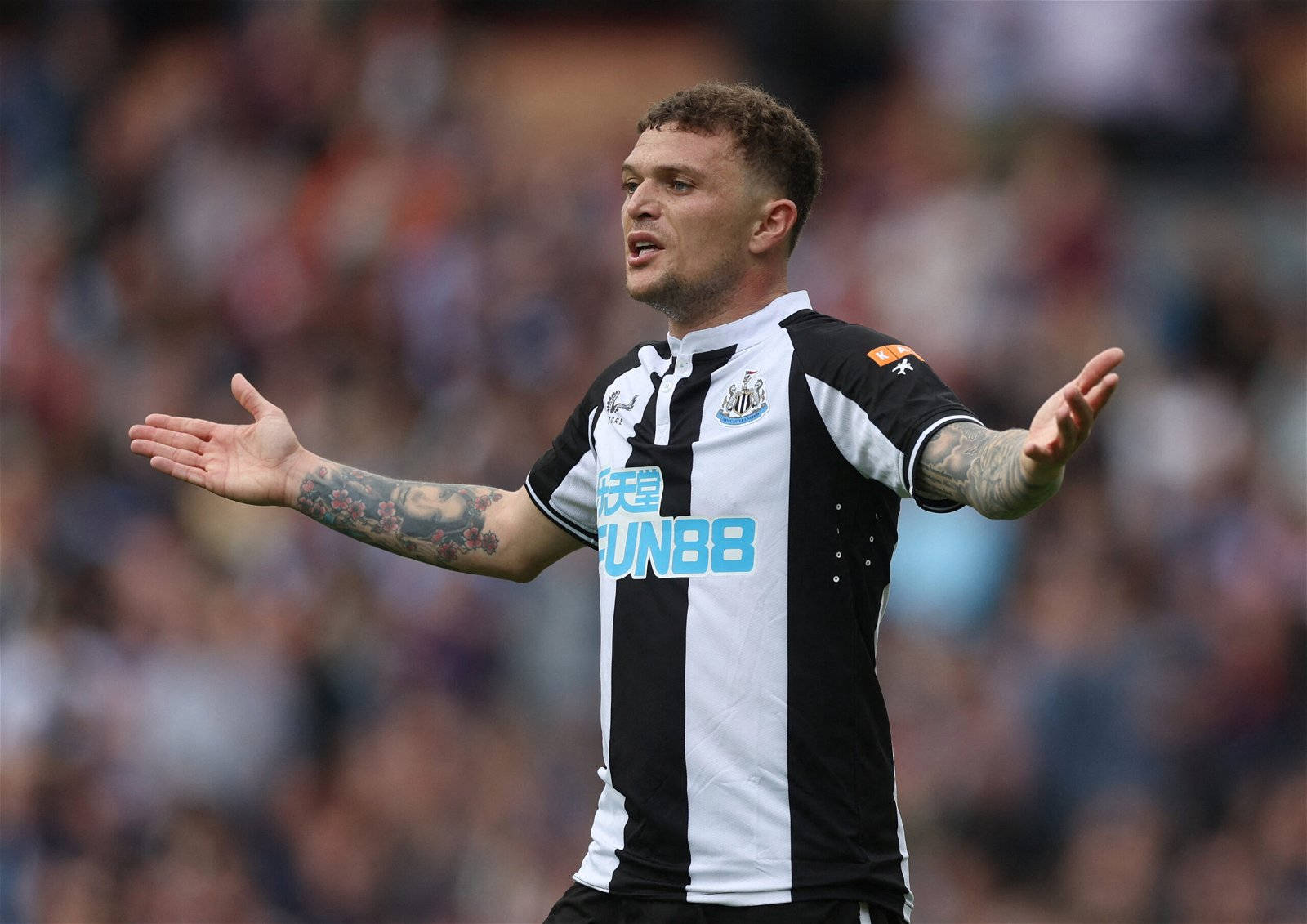 Kieran Trippier, black and white striped jersey, blurred crowd, HD Desktop Wallpaper