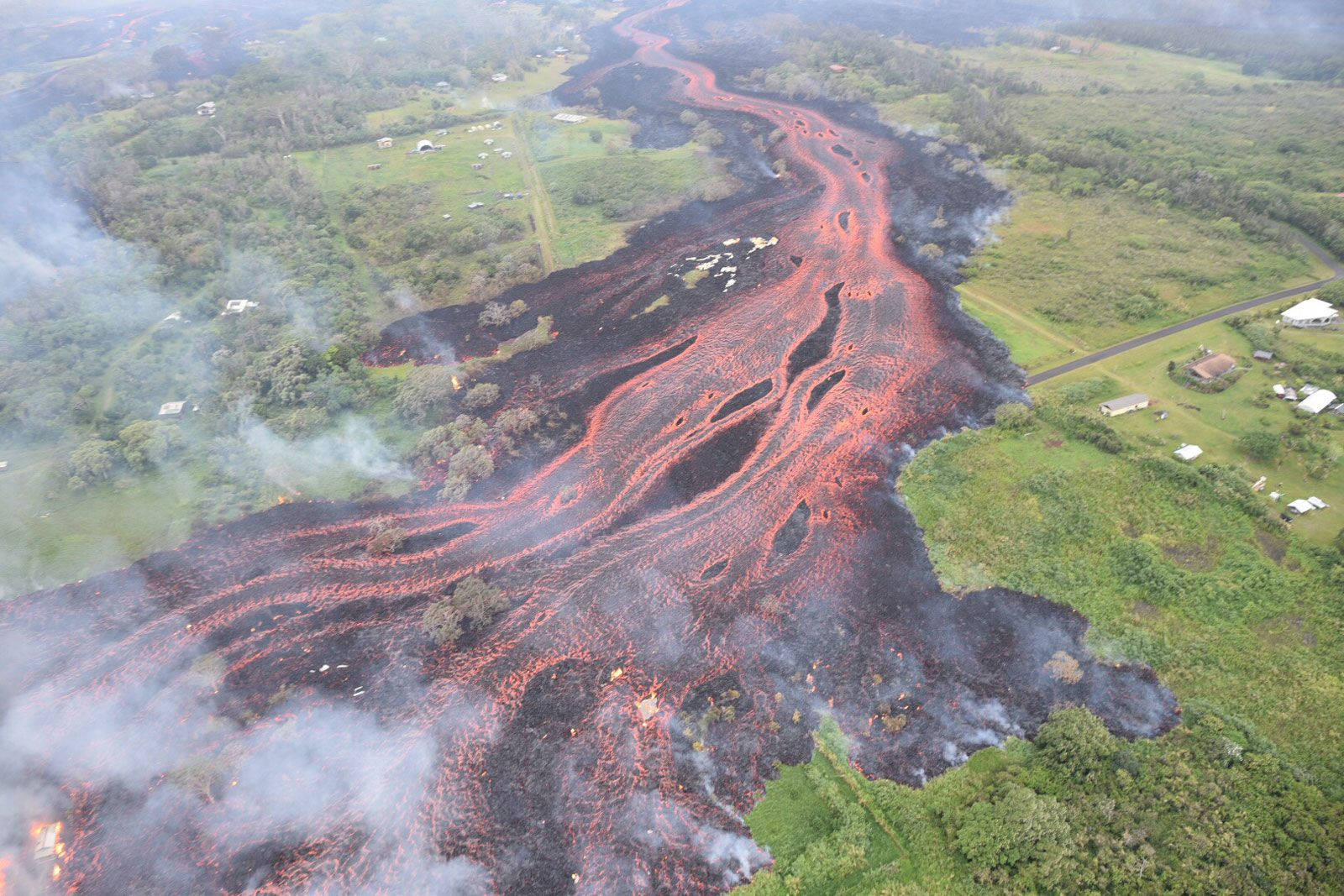 Kilauea Volcano, glowing red lava, lush green landscape, HD Desktop Wallpaper