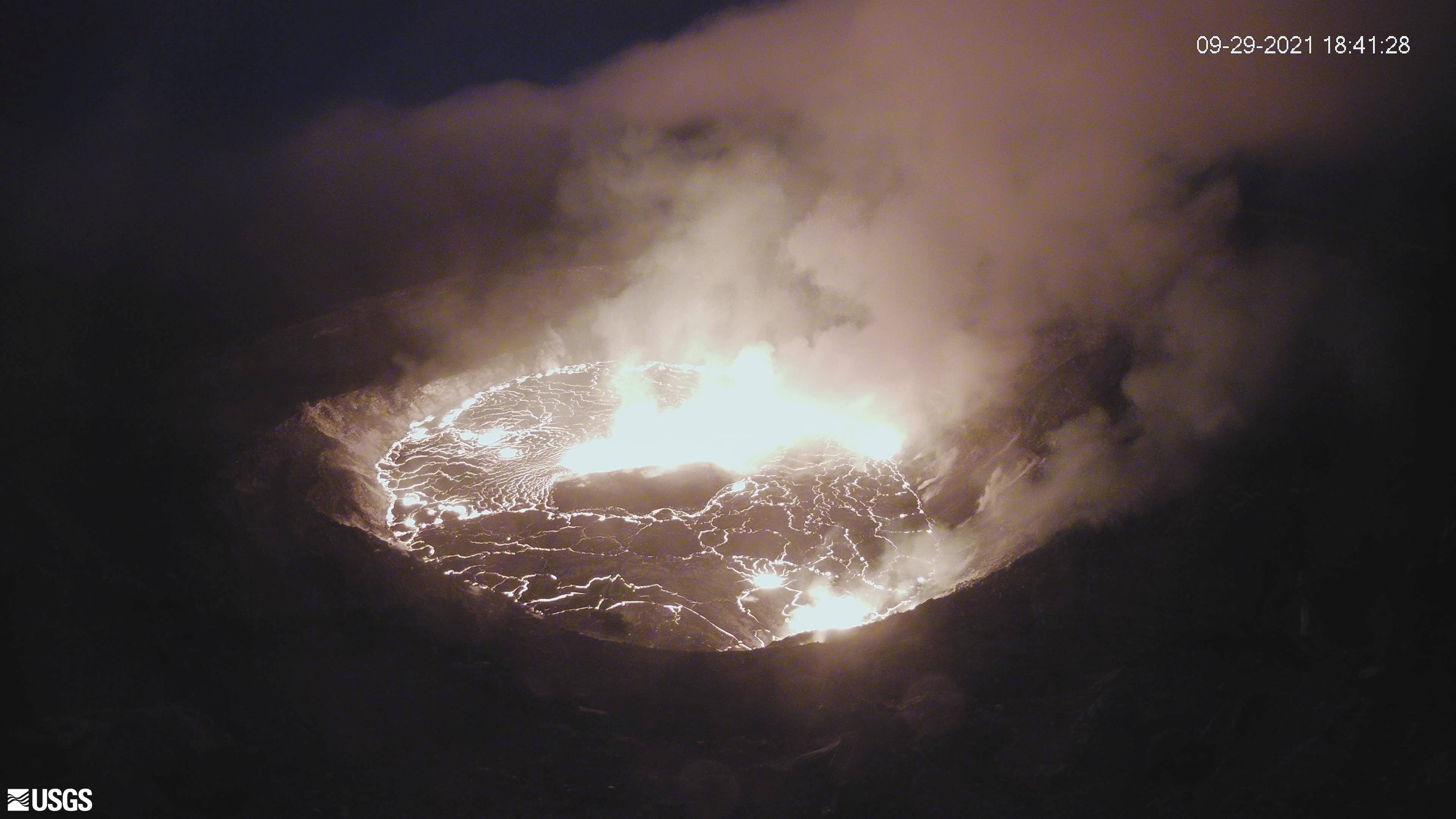 Kilauea Volcano, volcanic crater, lava flows, 4K Desktop Wallpaper