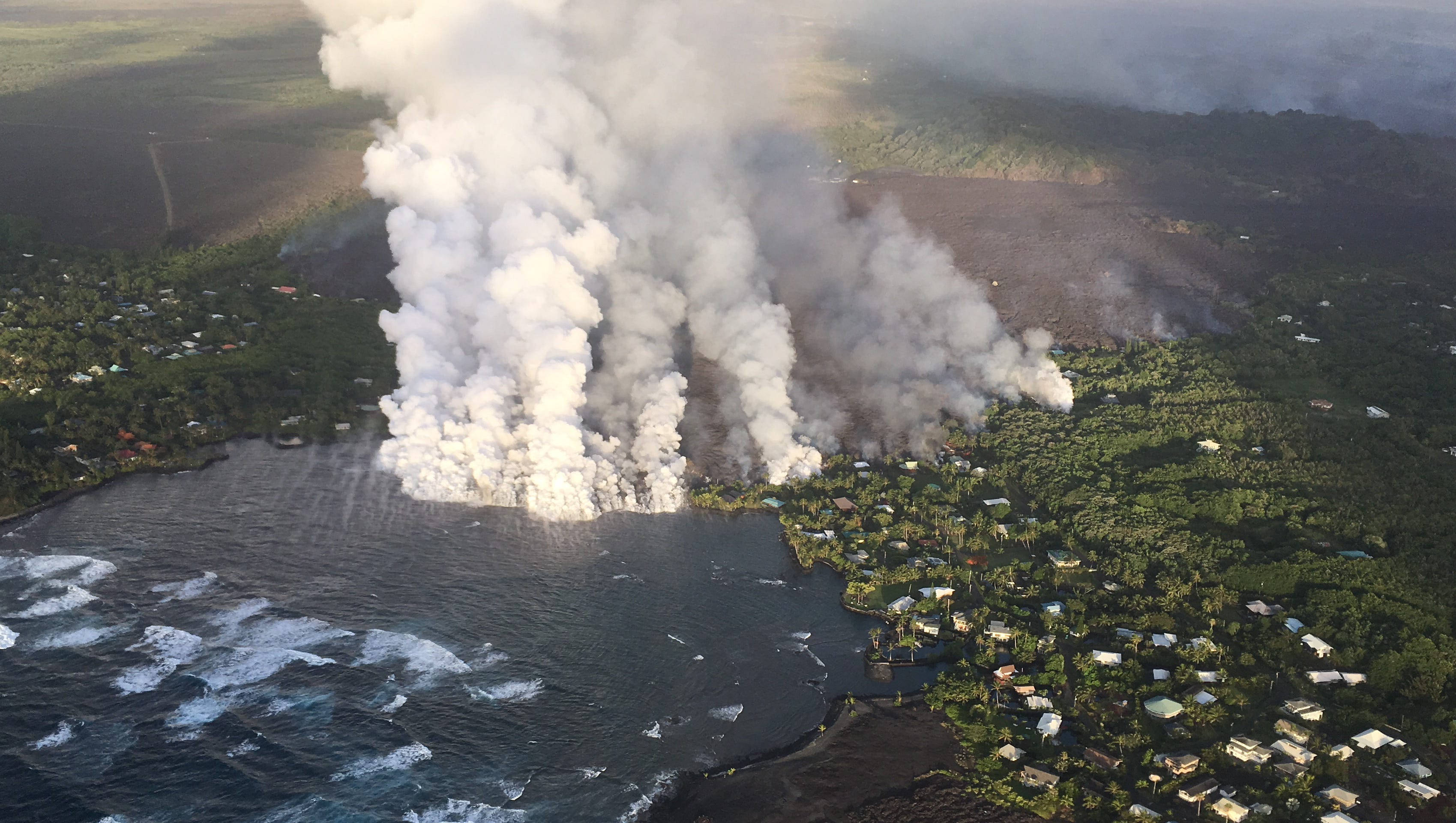 Kilauea Volcano, thick smoke, aerial view, 2K Desktop Wallpaper