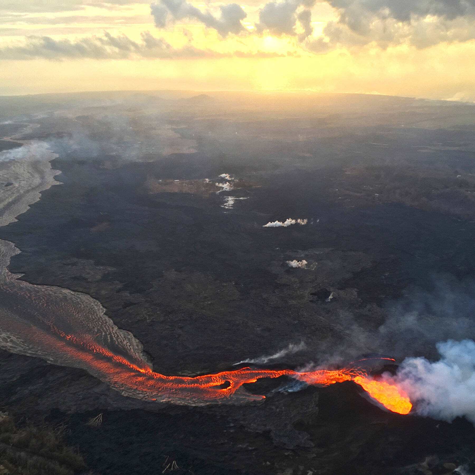 Kilauea Volcano, sunset, glowing lava, HD Desktop Wallpaper