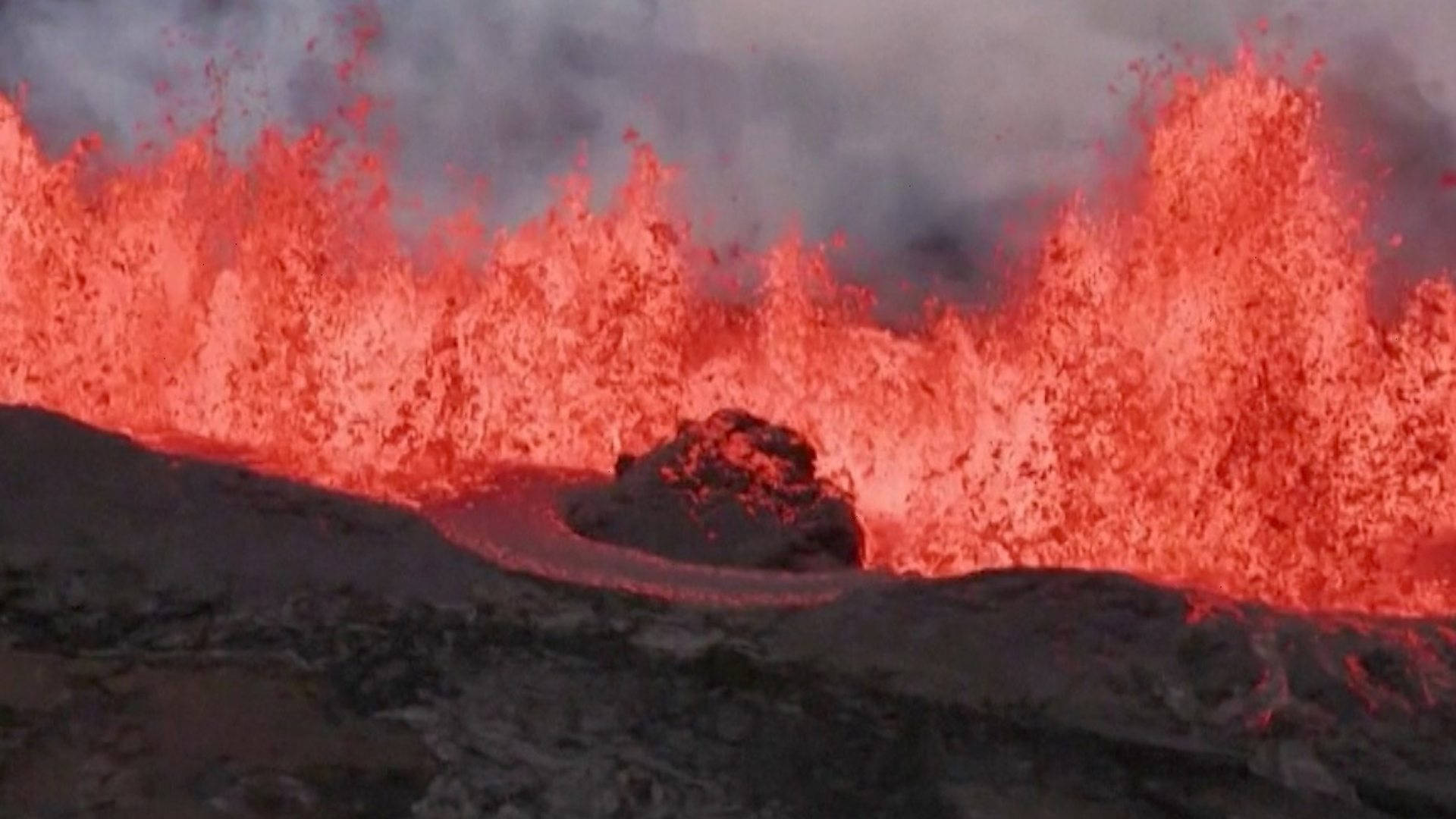Kilauea Volcano, lava fountain, vibrant red lava, Full HD Desktop Wallpaper
