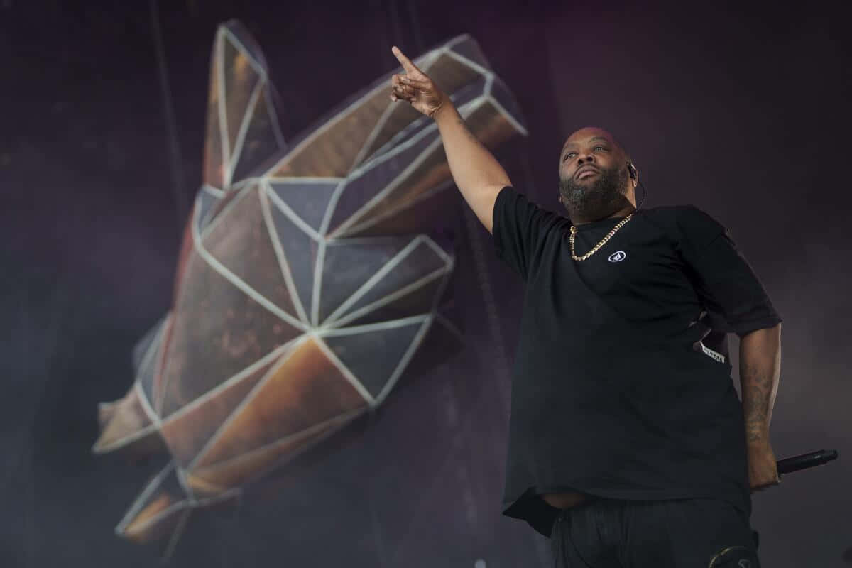 Killer Mike, black tshirt, geometric rabbit projection, SD Desktop Wallpaper