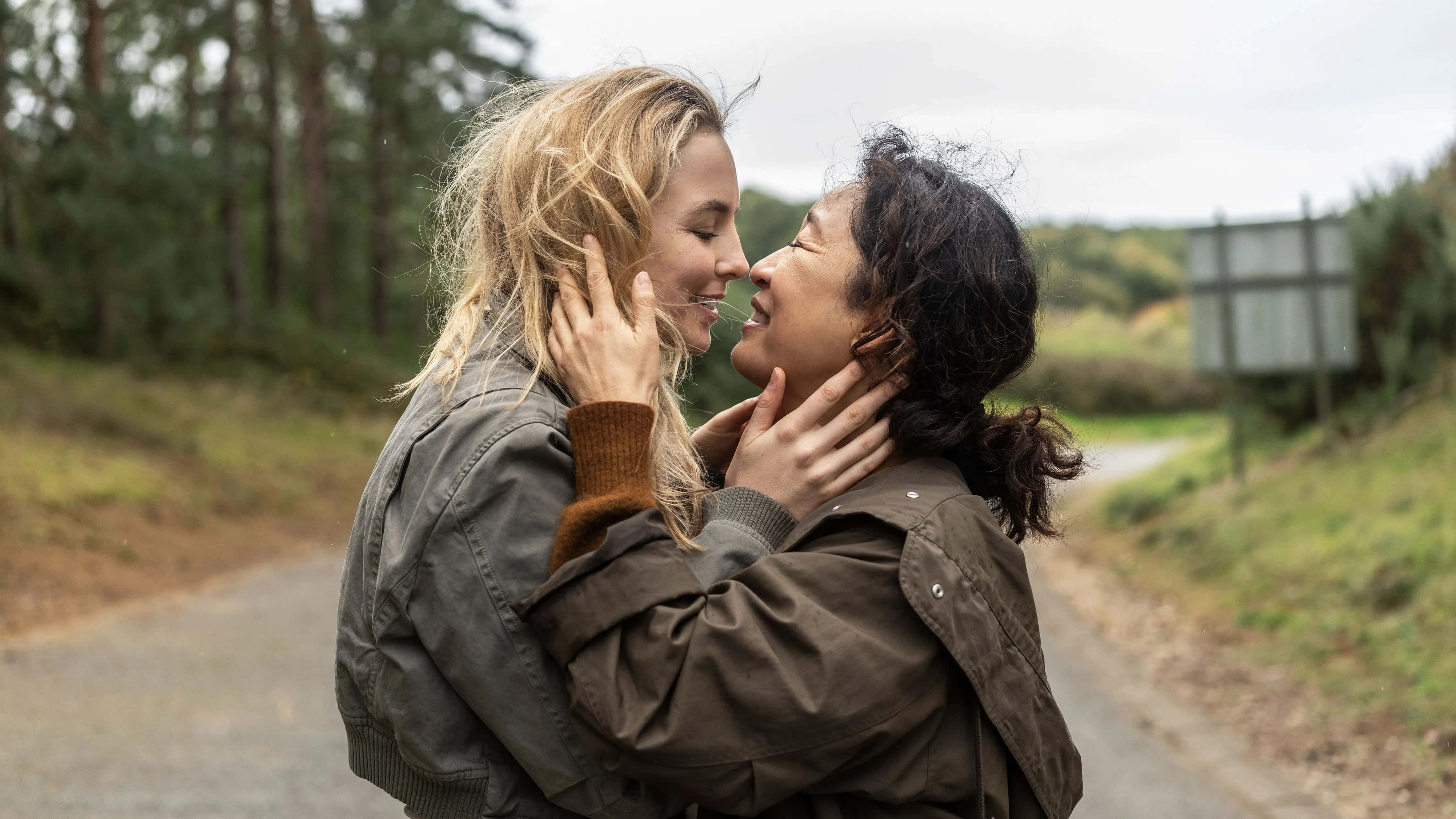 Killing Eve, intimate moment, forest road, 4K Desktop Wallpaper