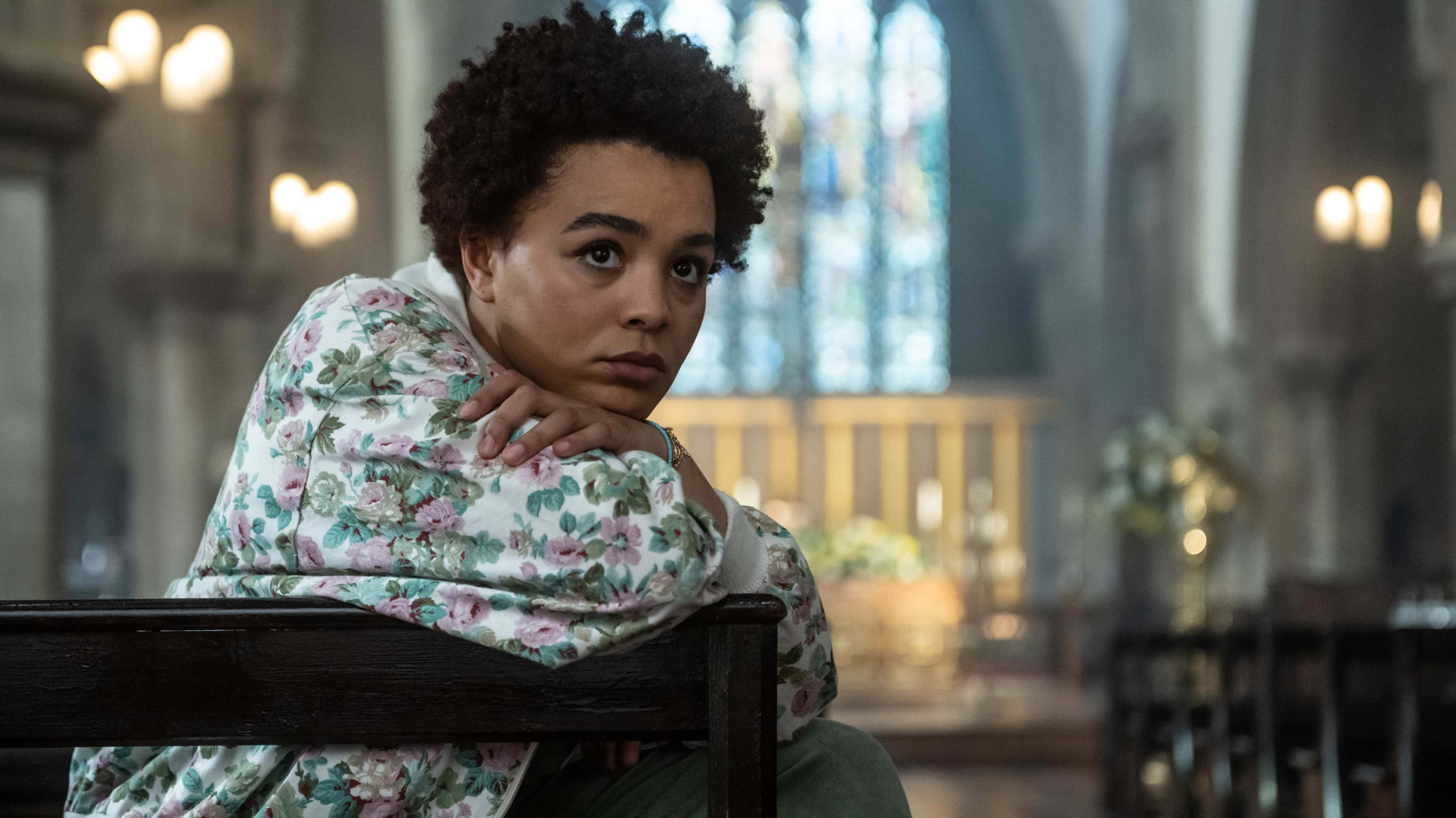 Killing Eve, church, pew, 4K Desktop Wallpaper