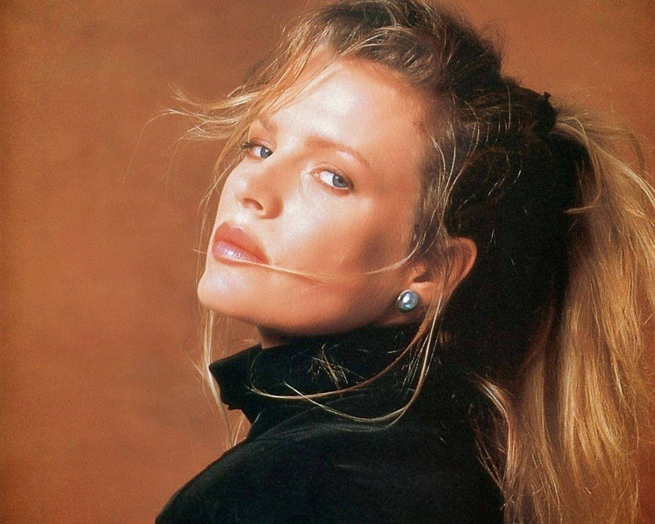 Kim Basinger, blonde hair, high ponytail, HD Desktop Wallpaper