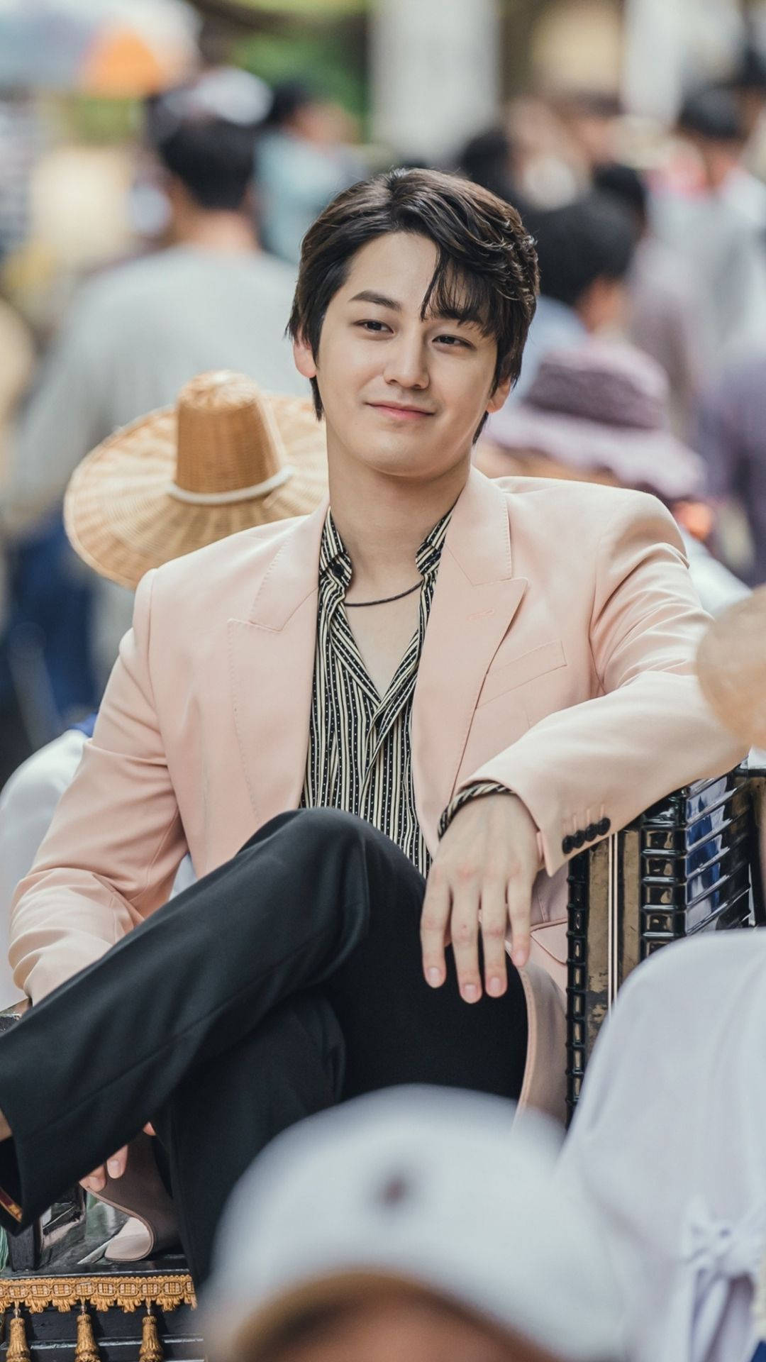Kim Bum, pink blazer, outdoors, Full HD Phone Wallpaper