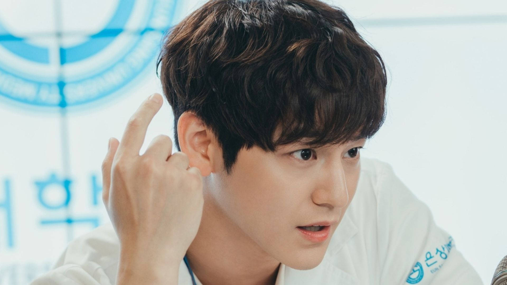 Kim Bum, white lab coat, blurred blue and white background, Full HD Desktop Wallpaper