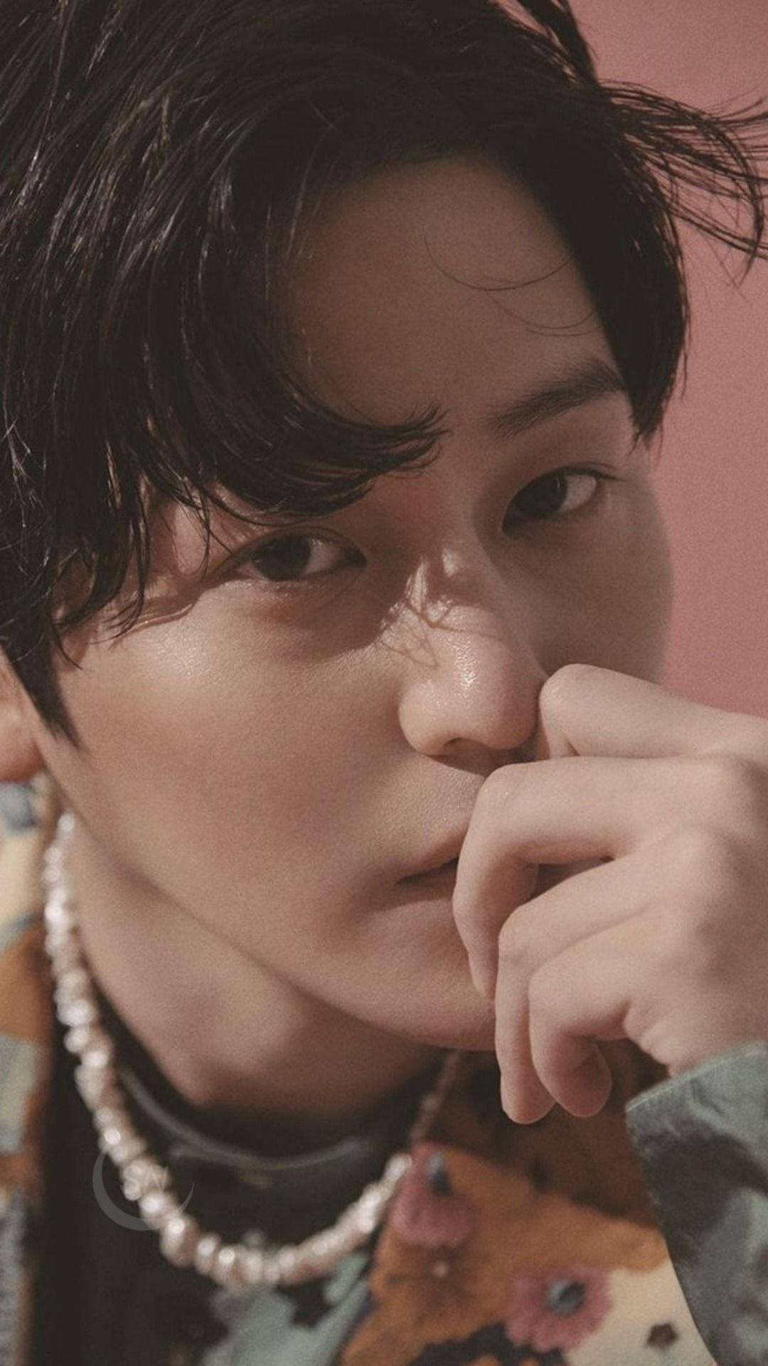 Kim bum, pearl necklace, soft pink background, Full HD Phone Wallpaper