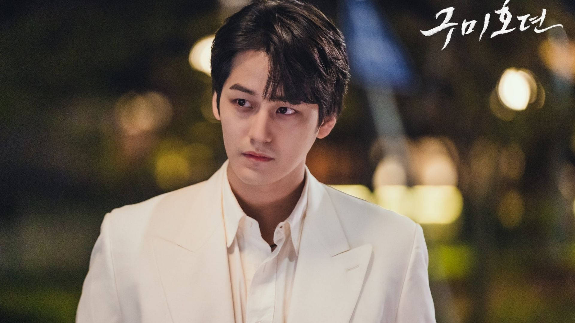 Kim Bum, white suit, night cityscape, Full HD Desktop Wallpaper
