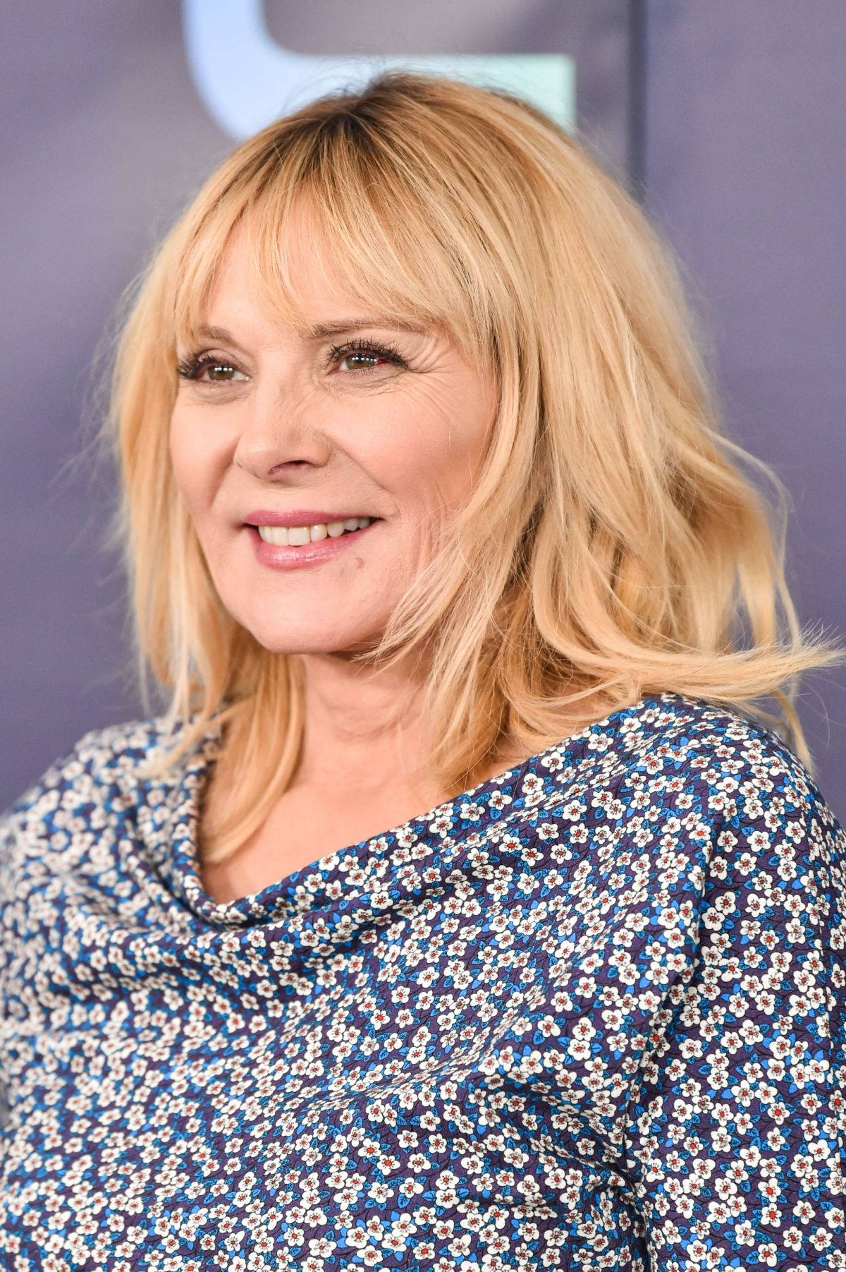 Kim Cattrall, 2019 Fox Upfront, blue floral top, HD Phone Wallpaper