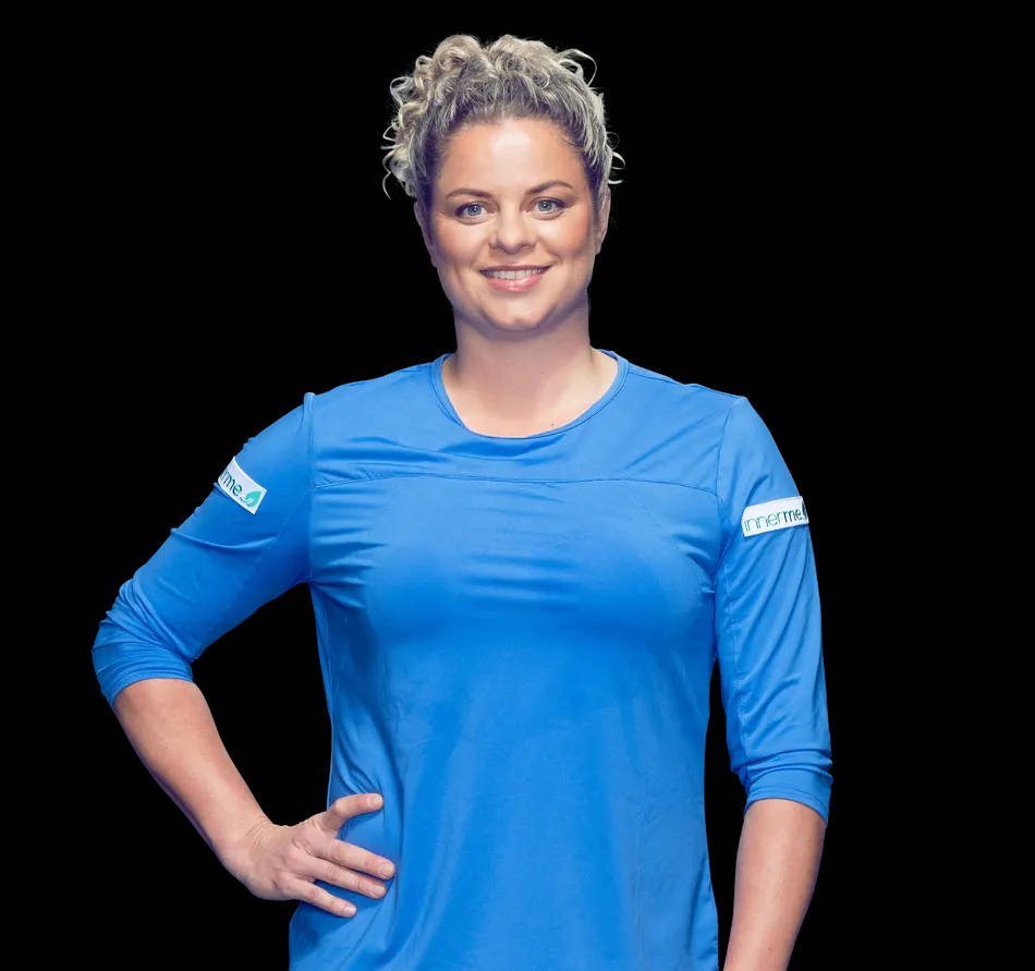 Kim Clijsters, curly gray hair, bright blue athletic shirt, SD Desktop Wallpaper