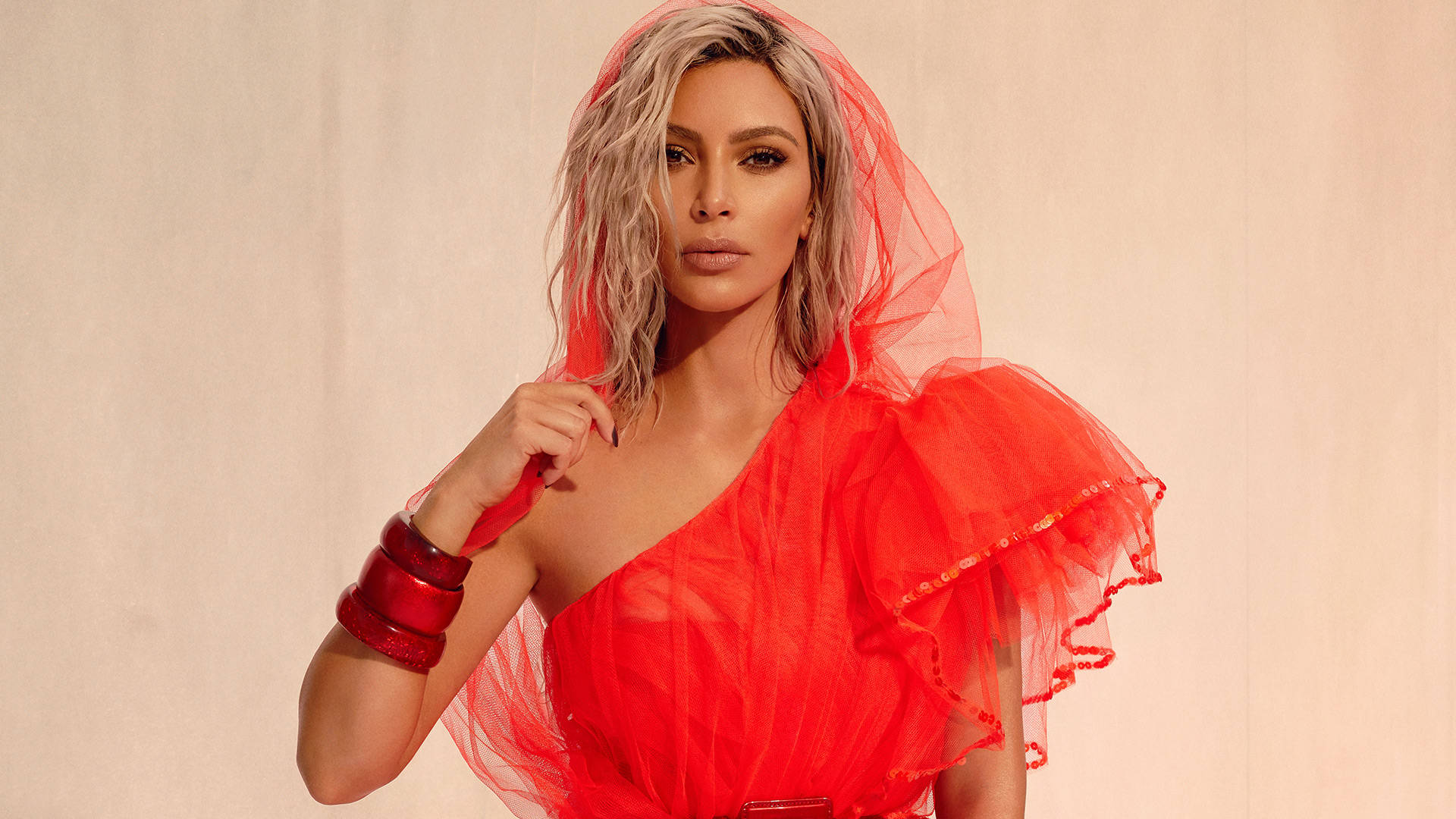 Kim Kardashian, red tulle gown, matching headpiece, Full HD Desktop Wallpaper