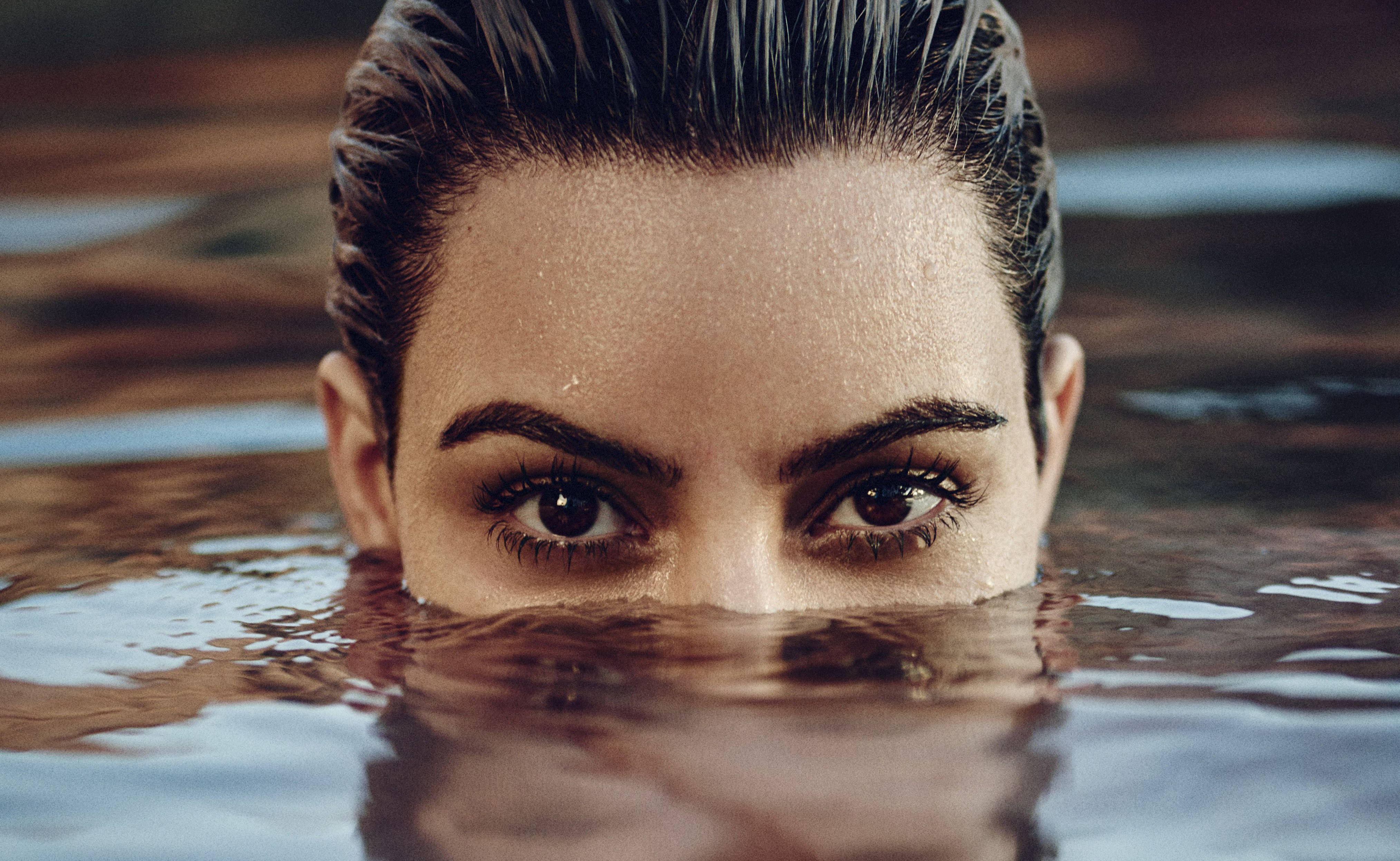 Kim Kardashian, water, wet hair, 4K Desktop Wallpaper