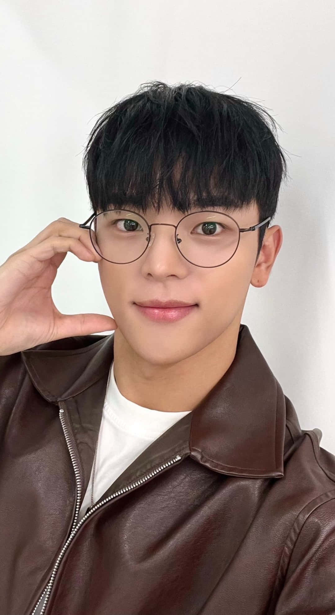 Kim Woojin, dark hair, glasses, Full HD Phone Wallpaper