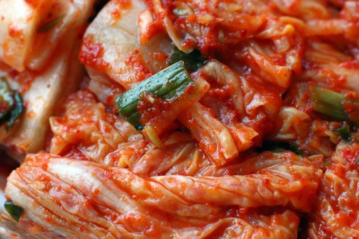 kimchi, vibrant red, green scallions, SD Desktop Wallpaper