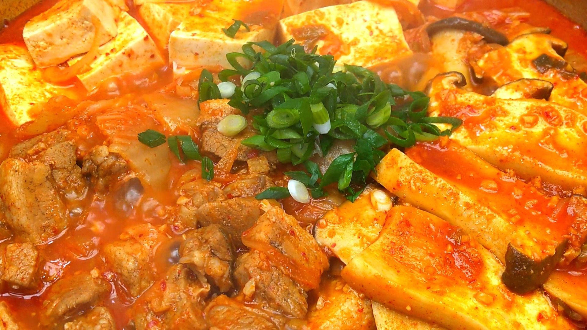 Korean kimchi stew, tofu, green onions, Full HD Desktop Wallpaper
