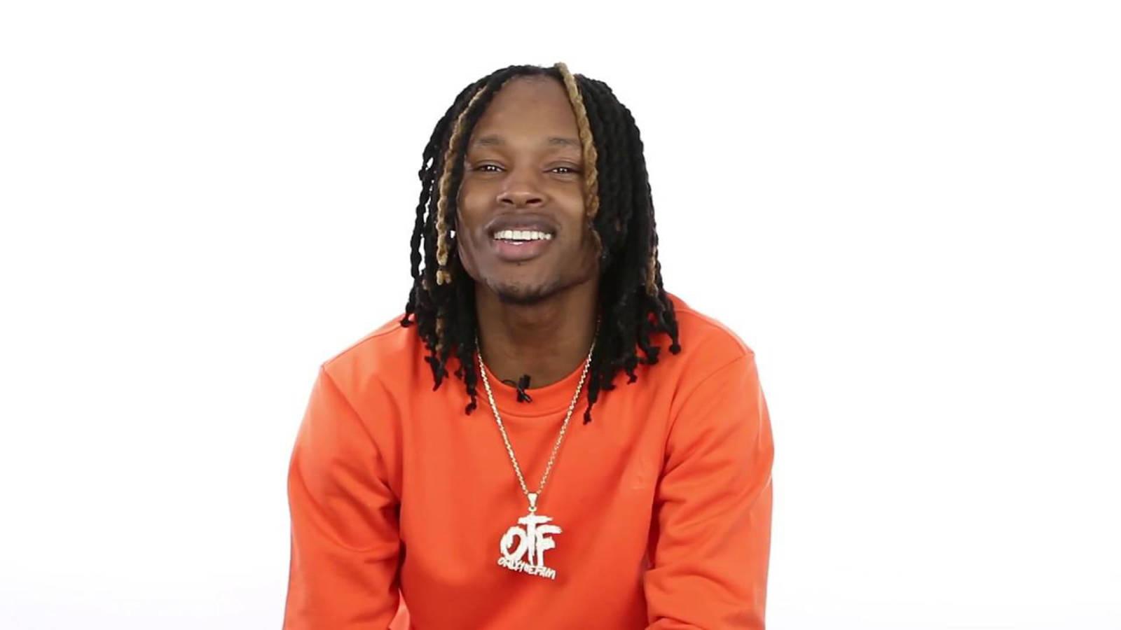 King Von, orange sweatshirt, white logo pendant necklace, HD Desktop Wallpaper