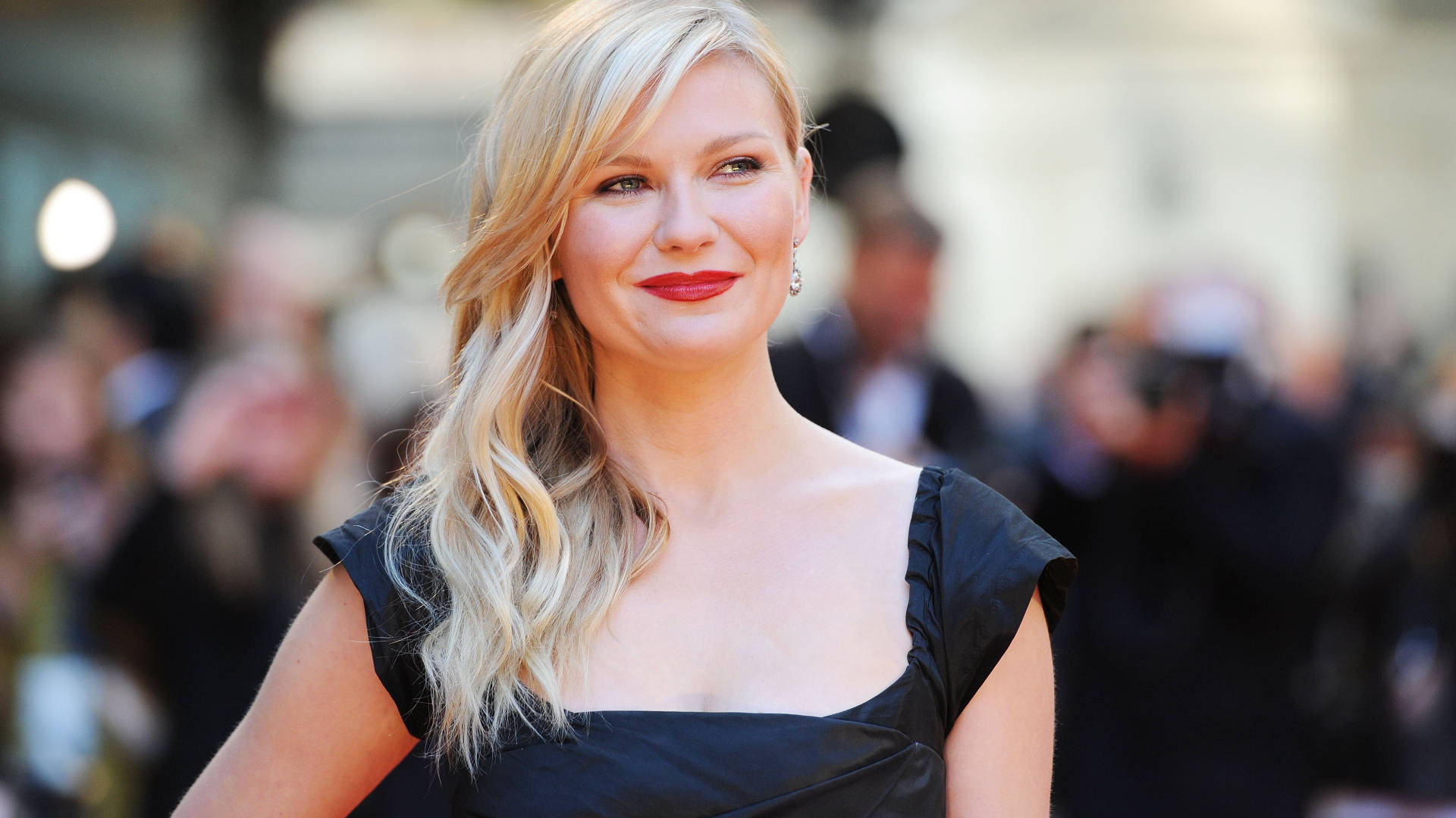 Kirsten Dunst, black dress, red carpet, Full HD Desktop Wallpaper