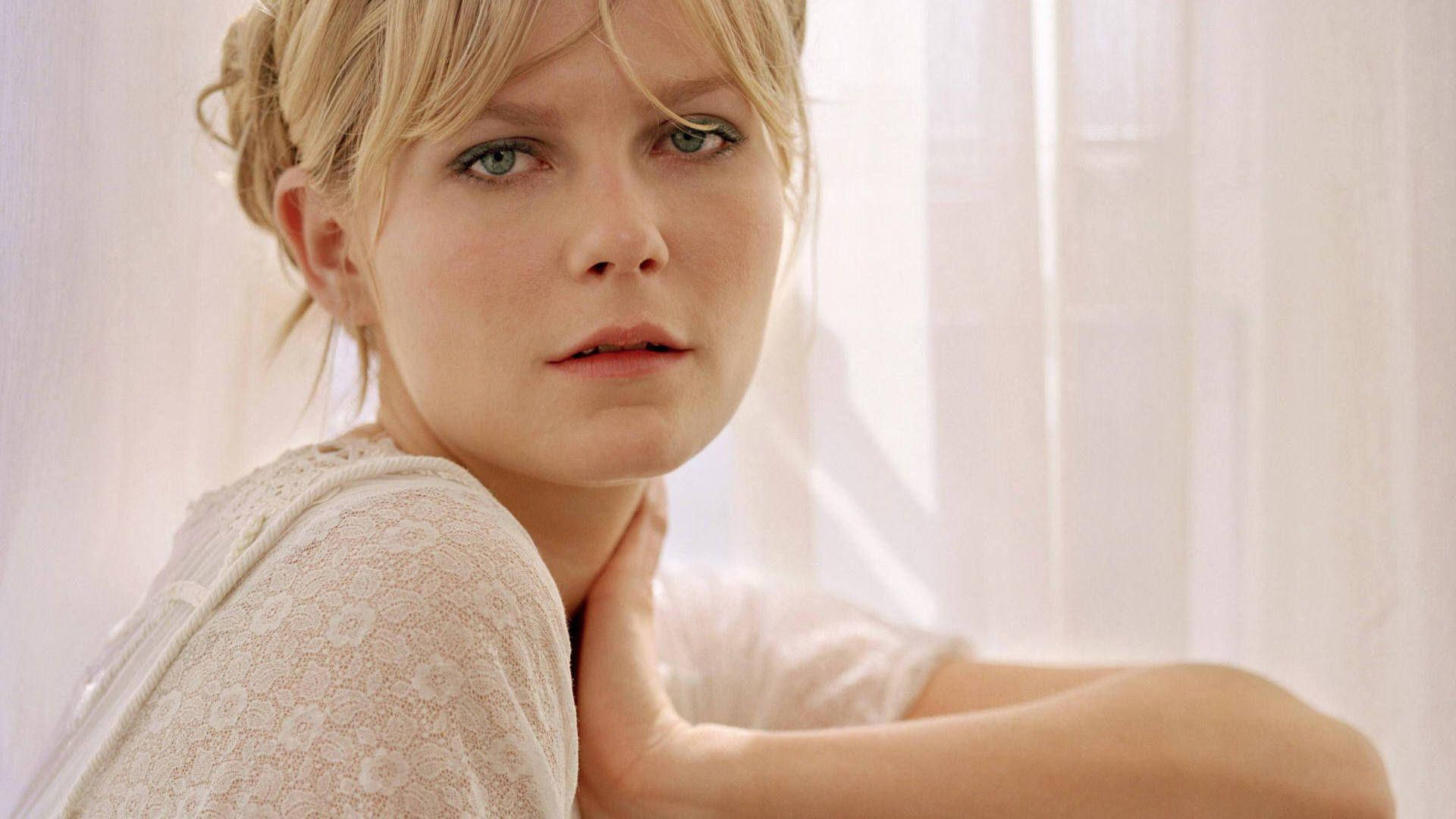 Kirsten Dunst, blonde hair, green eyes, Full HD Desktop Wallpaper