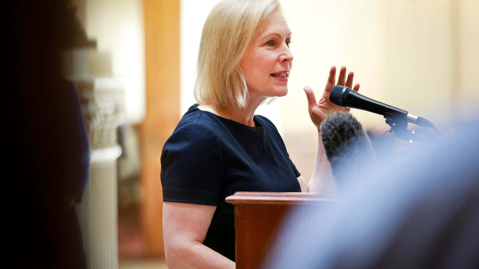 Kirsten Gillibrand, microphone, wooden podium, HD Desktop Wallpaper