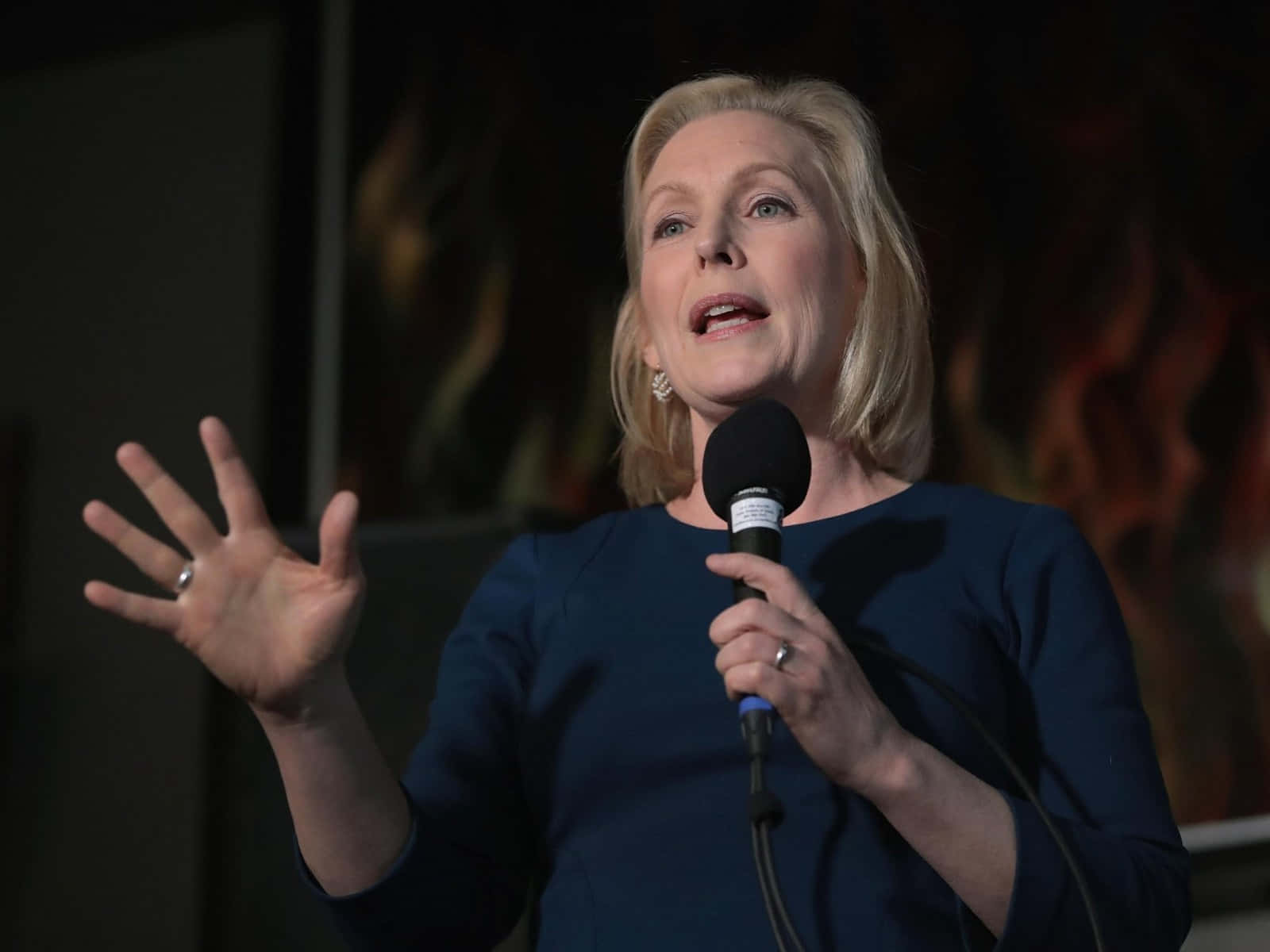 Kirsten Gillibrand, microphone, navy dress, HD Desktop Wallpaper