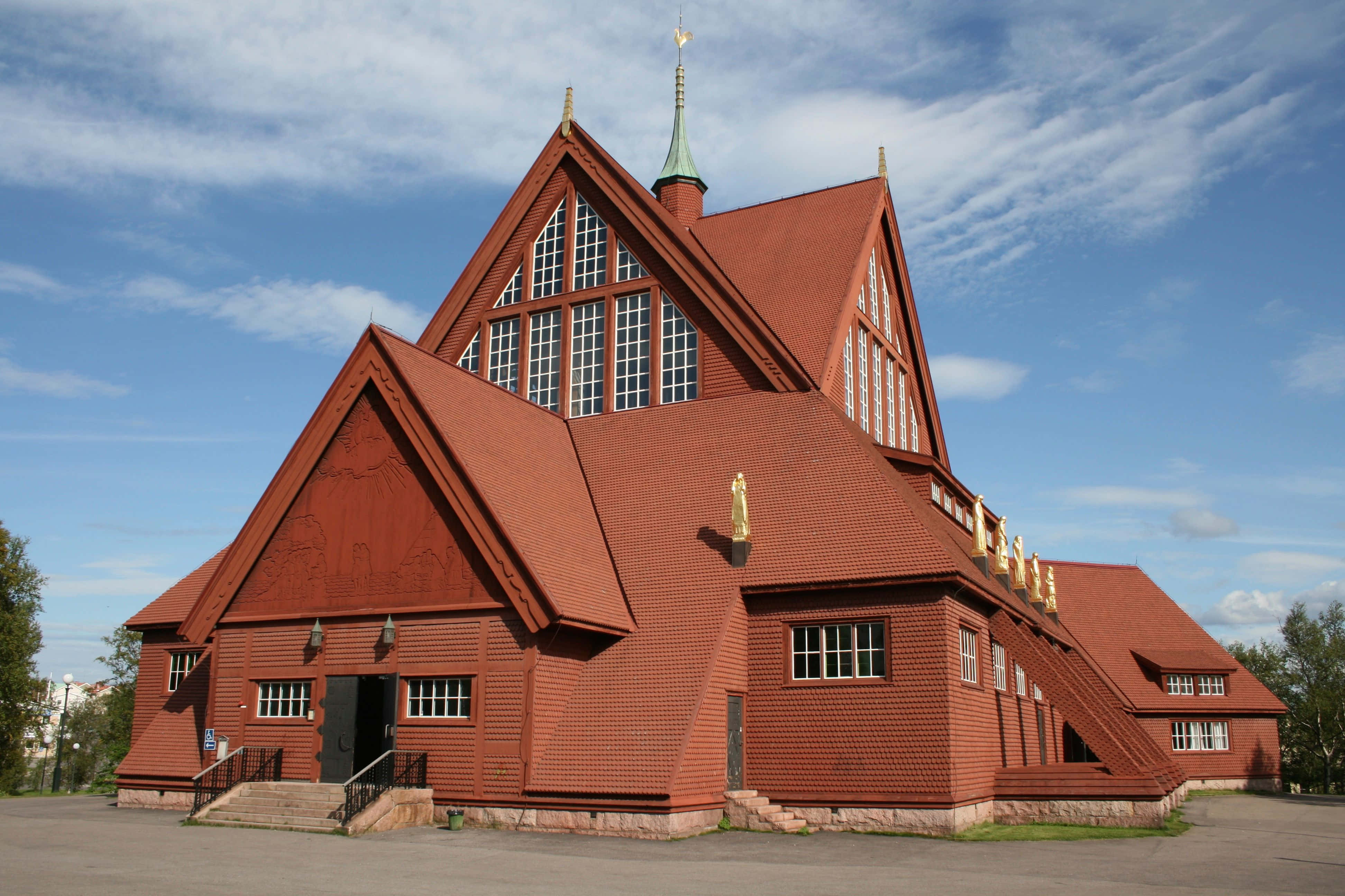 Kiruna, red wooden church, steep gabled roofs, 4K Desktop Wallpaper