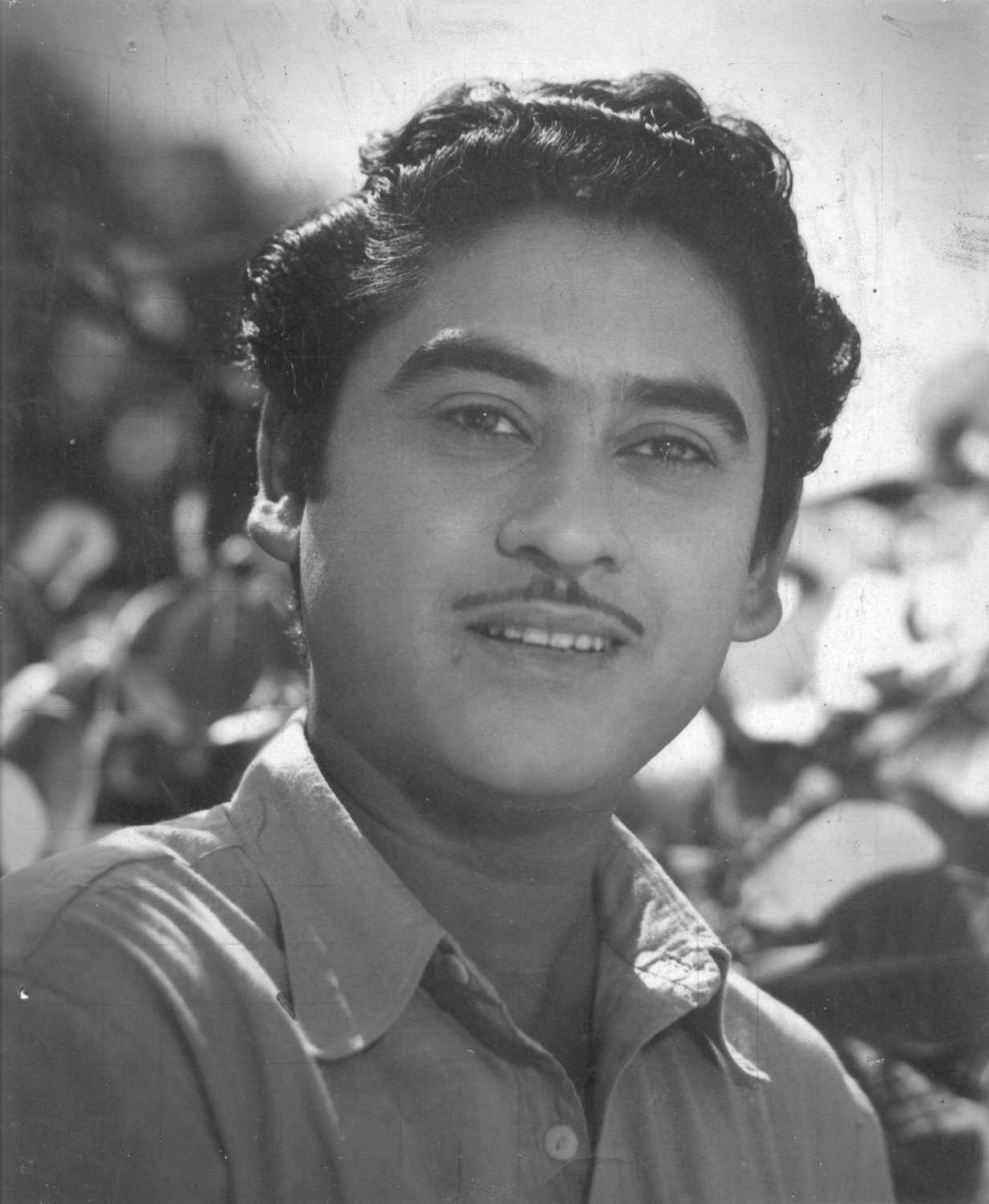 Kishore Kumar, soft smile, vintage black and white portrait, HD Phone Wallpaper