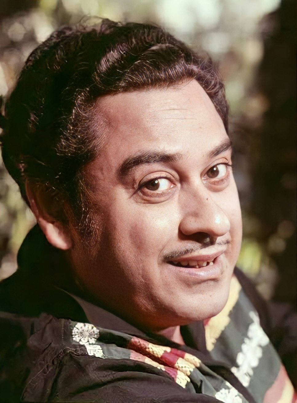Kishore Kumar, dark curly hair, mustache, HD Phone Wallpaper