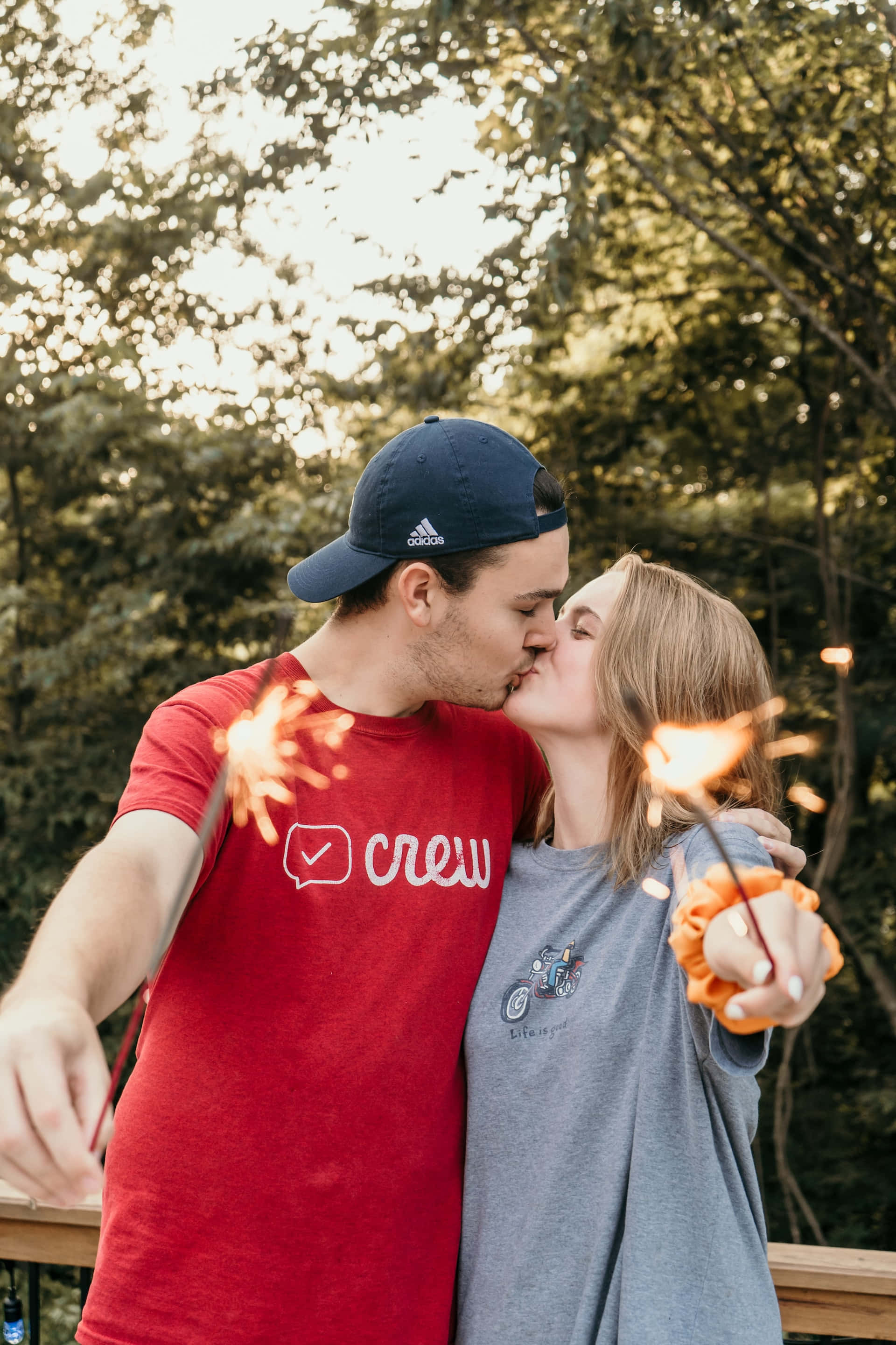 kissing lips, sparklers, wooden deck, 2K Phone Wallpaper