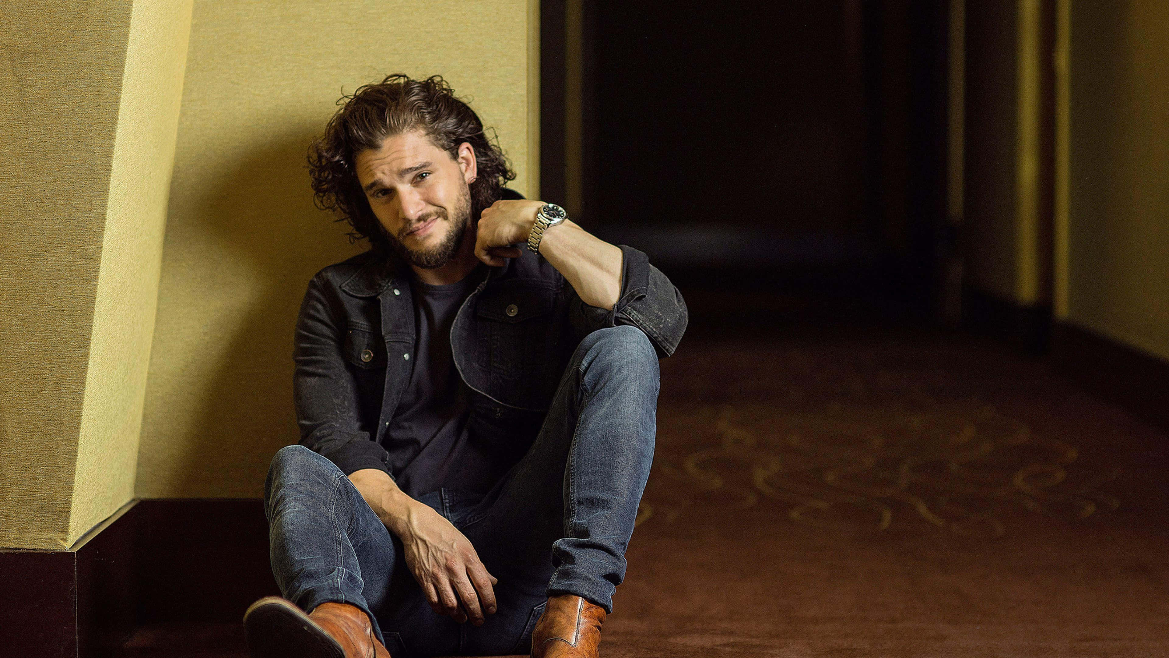 Kit Harington, curly hair, jeans, 4K Desktop Wallpaper