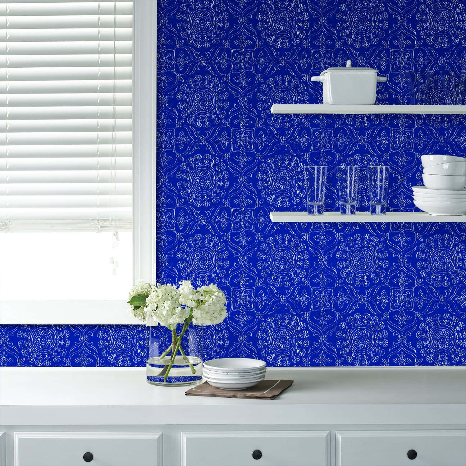 Window White Royal Blue, cobalt blue, white damask pattern, HD Desktop Wallpaper