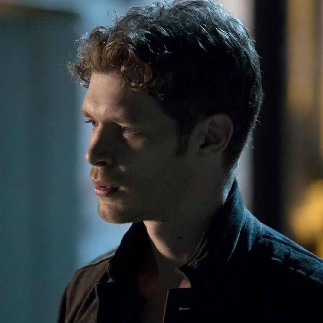 Klaus Mikaelson, curly hair, dim lighting, SD Desktop Wallpaper