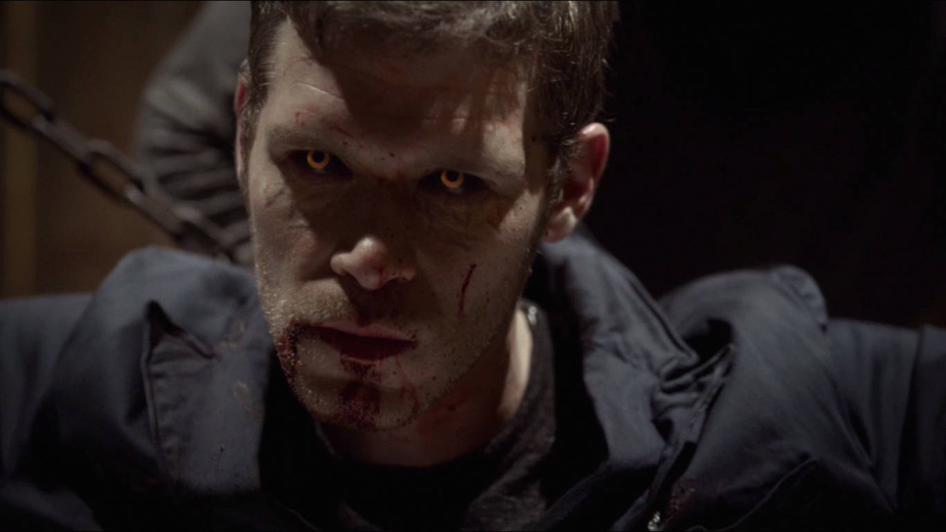 Klaus Mikaelson, glowing yellow eyes, blood on his face, HD Desktop Wallpaper