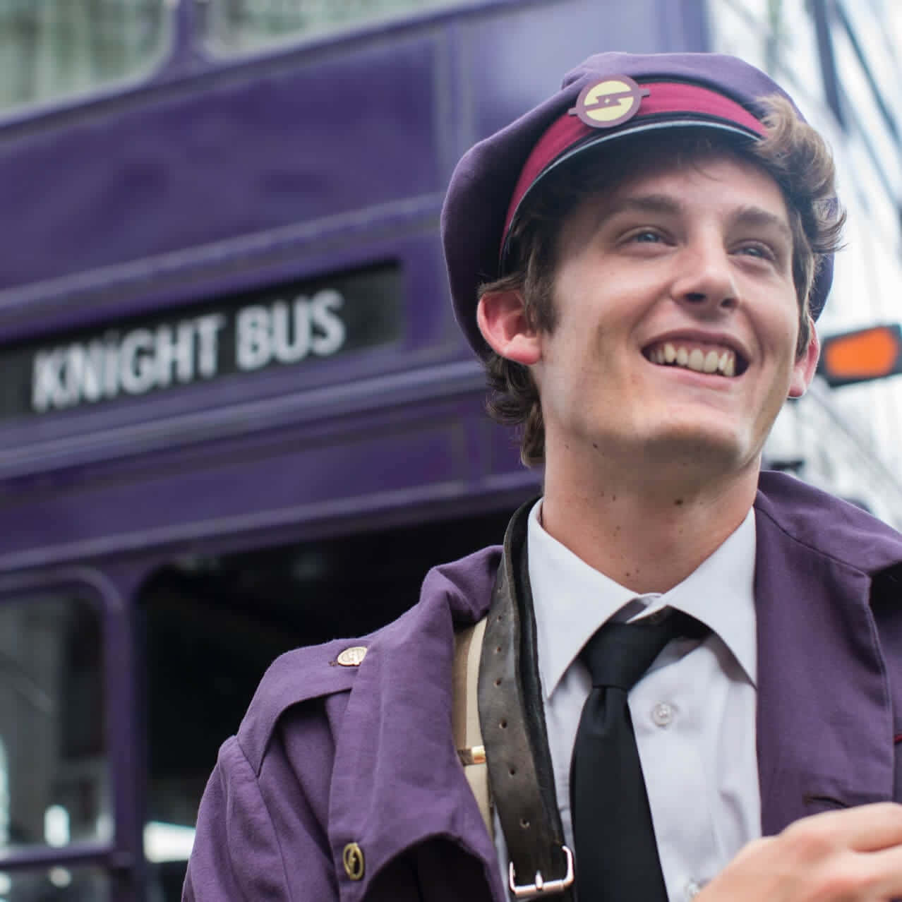 Knight Bus, purple Knight Bus uniform, purple double-decker bus, SD Desktop Wallpaper