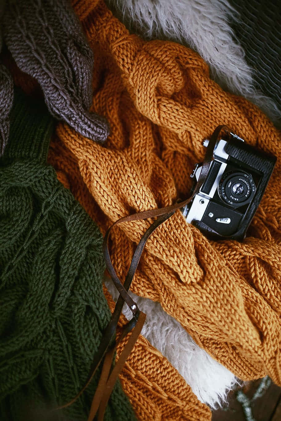 vintage camera, bronze colored knit sweater, textured knit sweaters, HD Phone Wallpaper