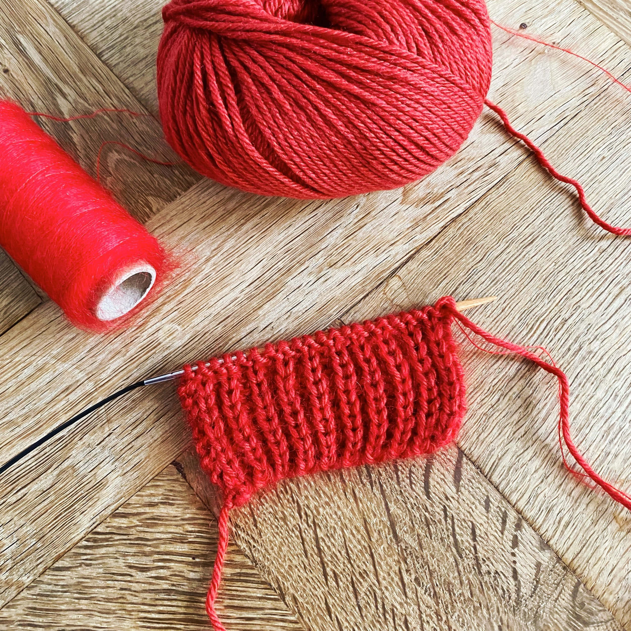 red cotton yarn, knitted swatch, rustic wooden surface, Full HD Desktop Wallpaper