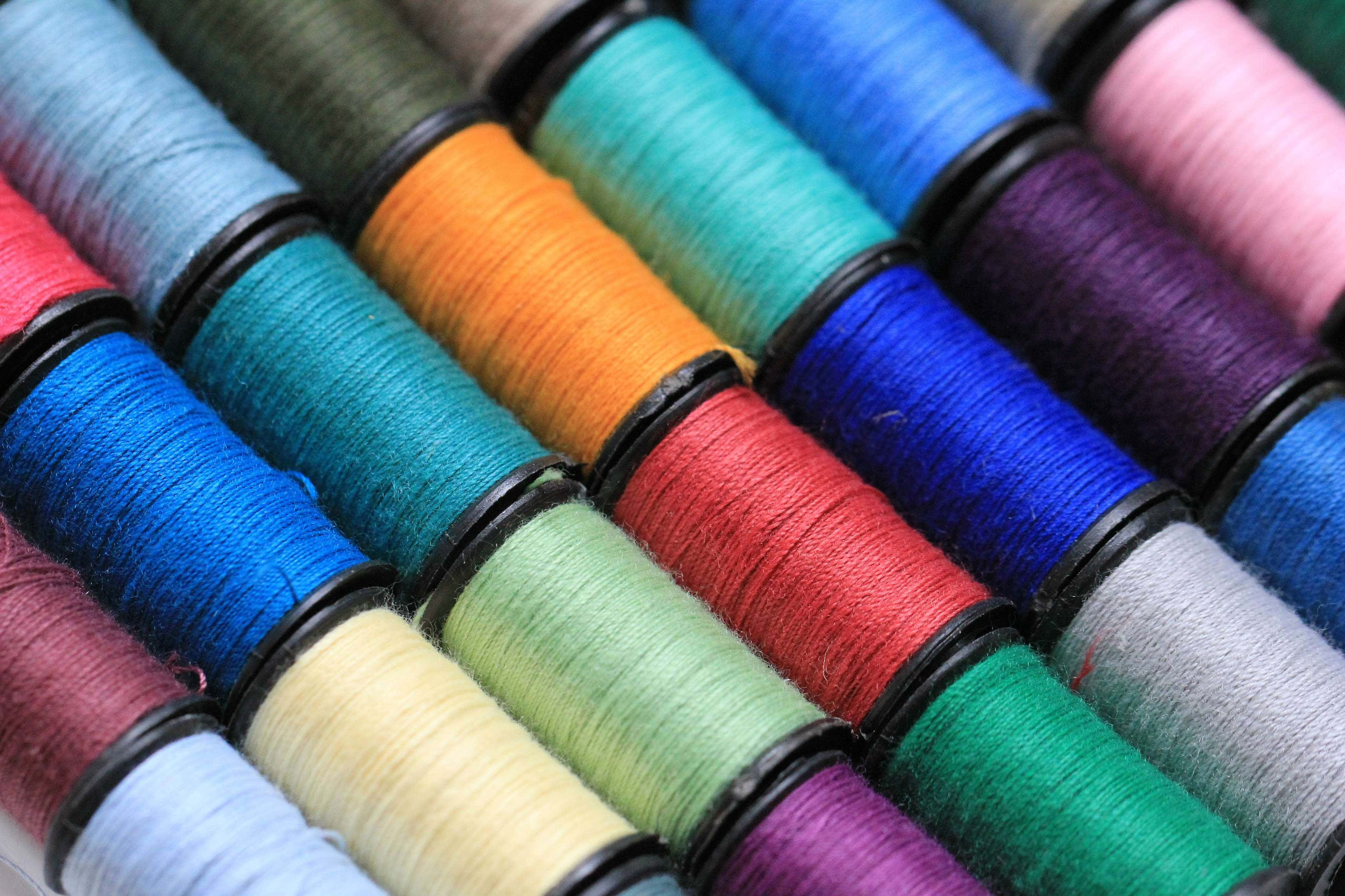 colorful yarn thread, knitting, rainbow hues, 2K Desktop Wallpaper