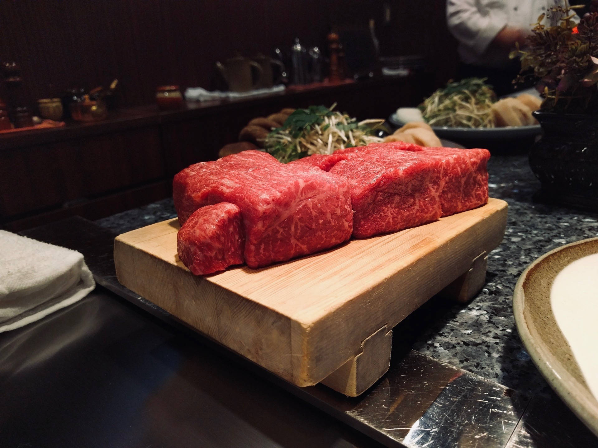 red rare kobe beef, thick cuts, vibrant red marbled beef, Full HD Desktop Wallpaper