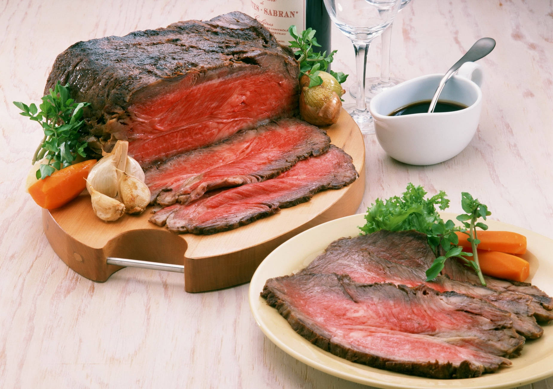 Kobe Beef, roasted beef brisket, wooden board, HD Desktop Wallpaper