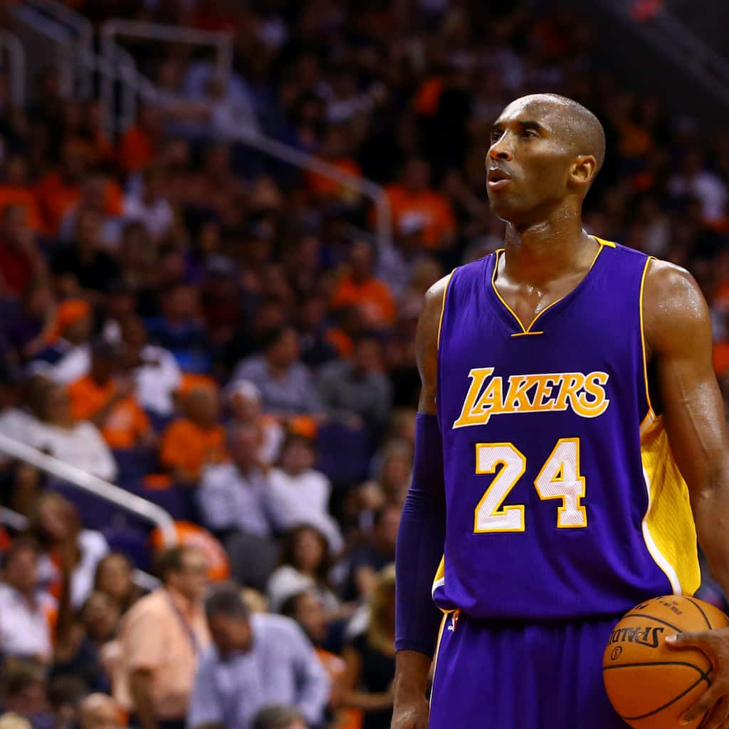 Kobe Bryant, purple Lakers jersey, number 24, SD Desktop Wallpaper