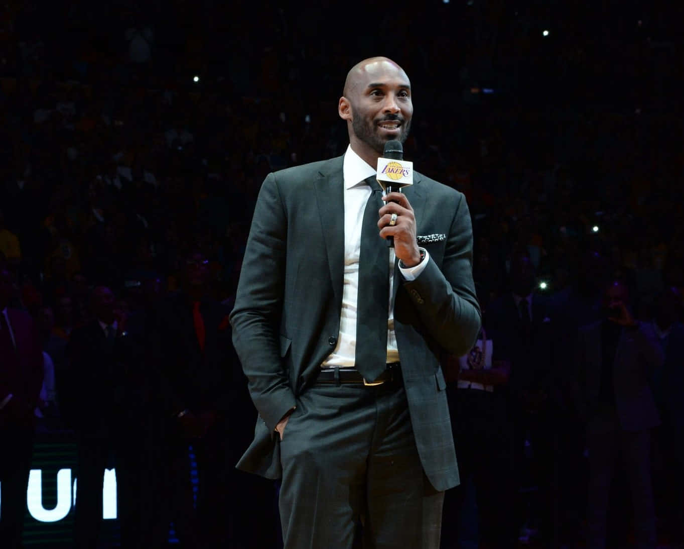 Kobe Bryant, retirement speech, sharp suit, HD Desktop Wallpaper