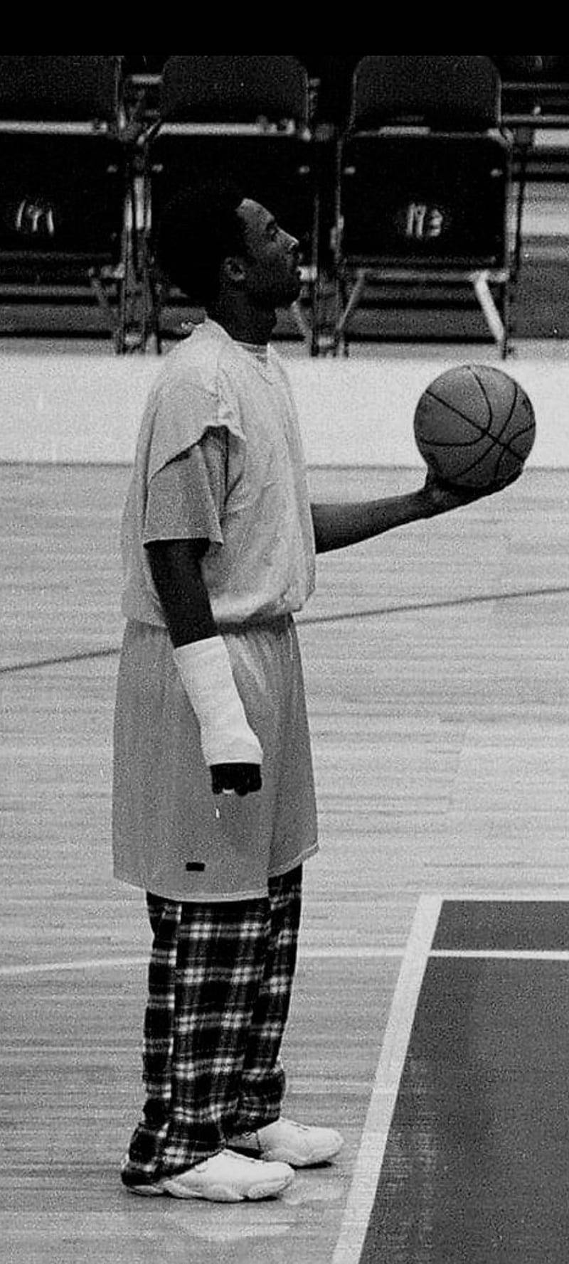Kobe Bryant, black and white photo, basketball player, HD Phone Wallpaper